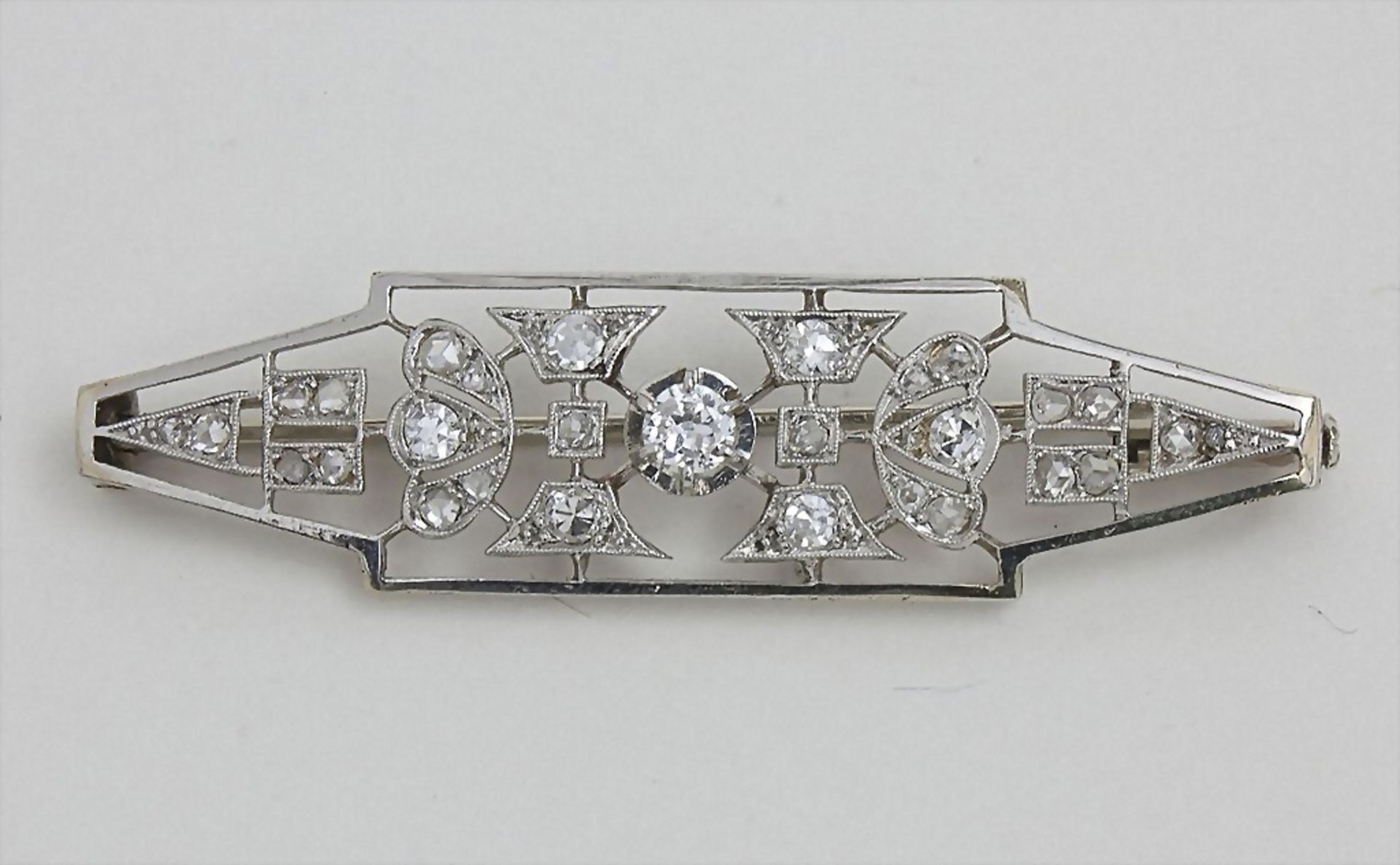 Art Déco-Brosche / A platinum brooch with diamonds, Frankreich, um 1920