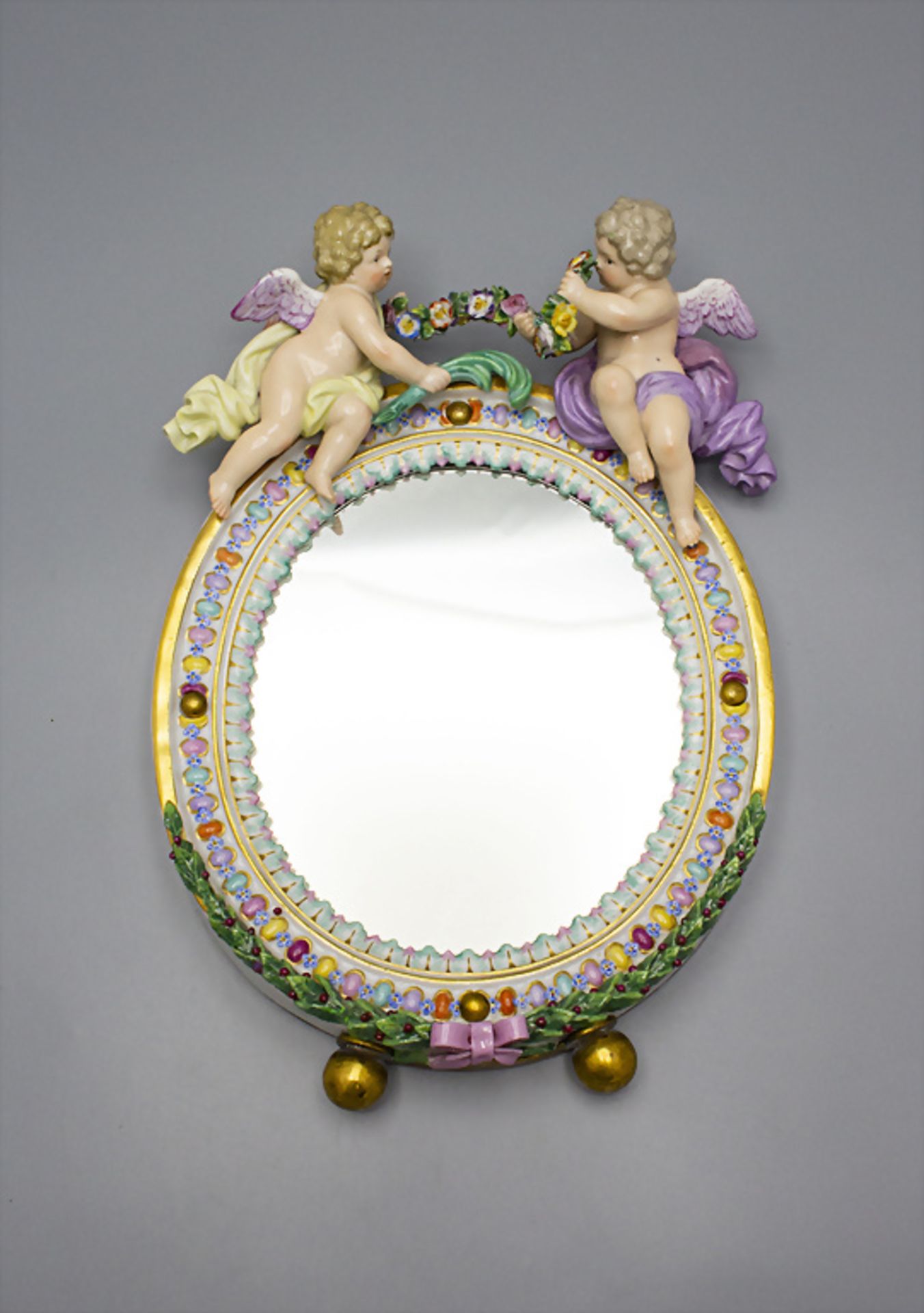 Ovaler Spiegel mit 2 Putten / An oval mirror with 2 cherubs, Meissen, Mitte 19. Jh.