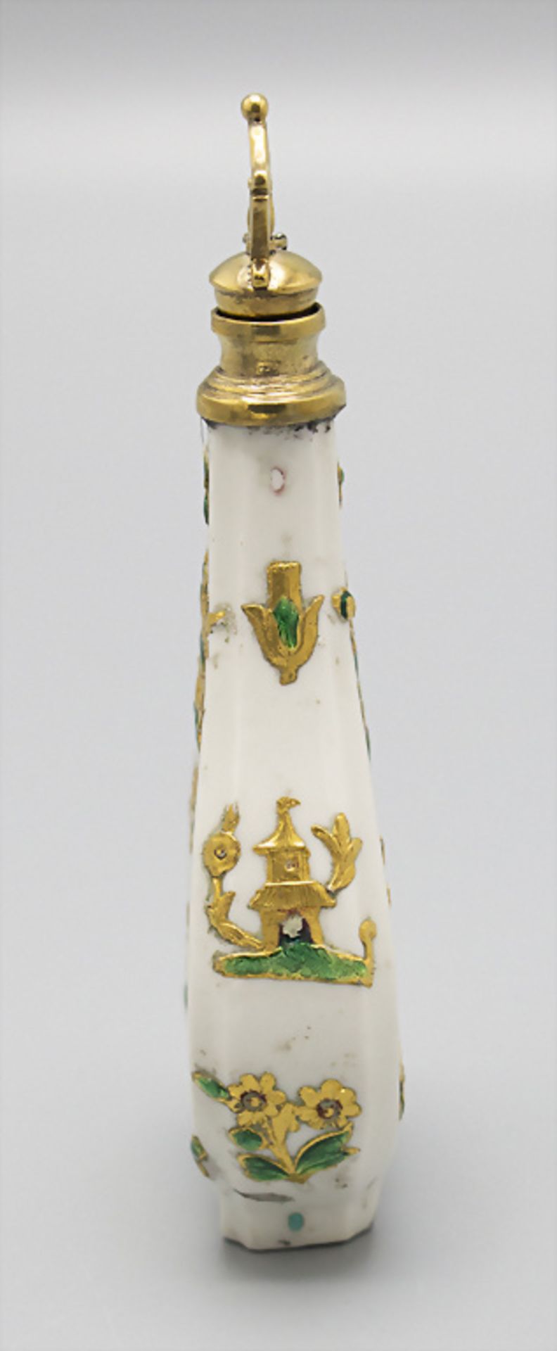 Seltener Porzellanflakon mit Goldchinoiserien / A rare porcelain perfume bottle with gilded ... - Image 4 of 8