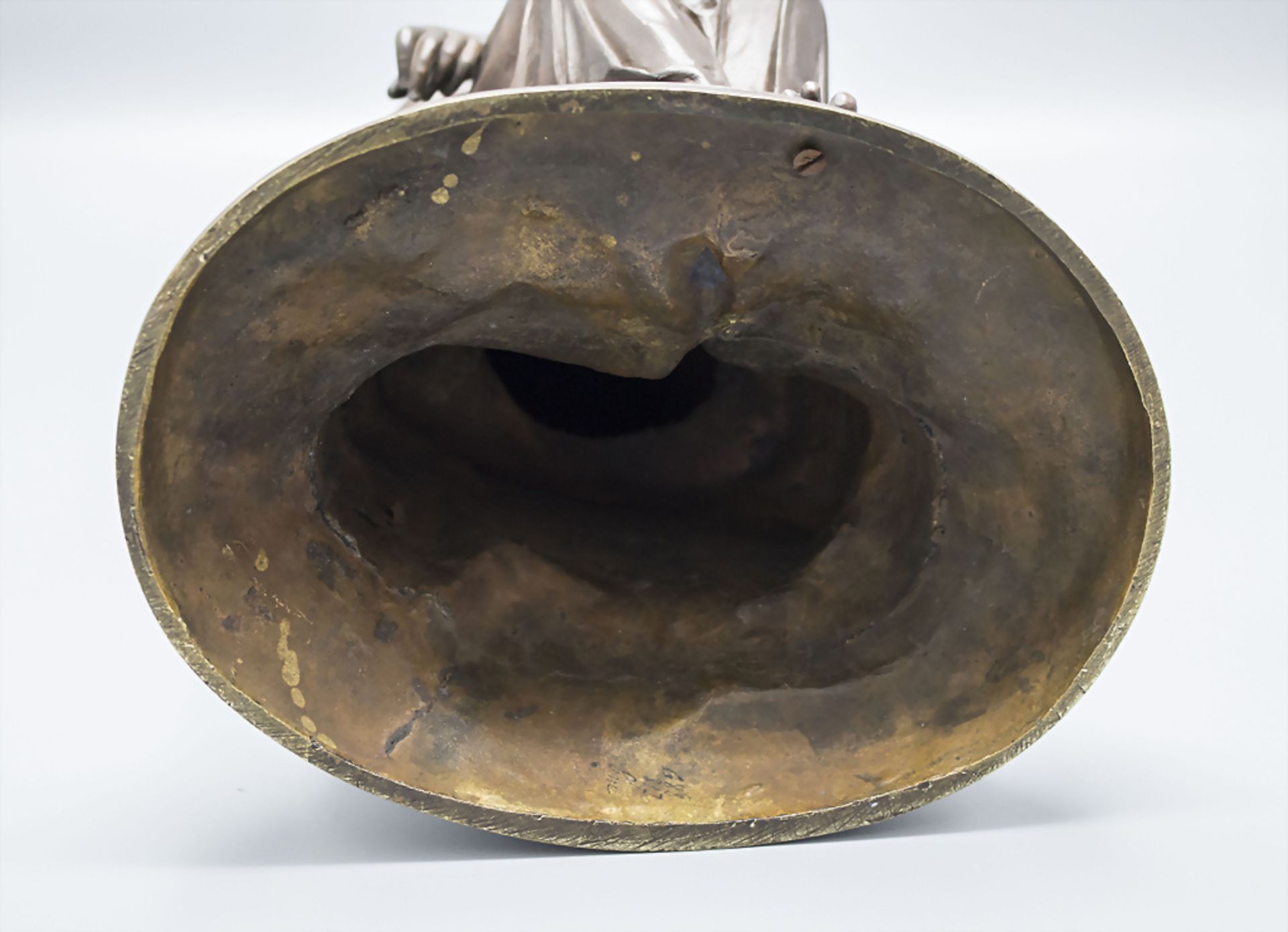 Bronzeskulptur 'Mädchen mit Vogel' / A bronze sculpture of a girl with a bird, Frankreich, um 1880 - Image 8 of 8