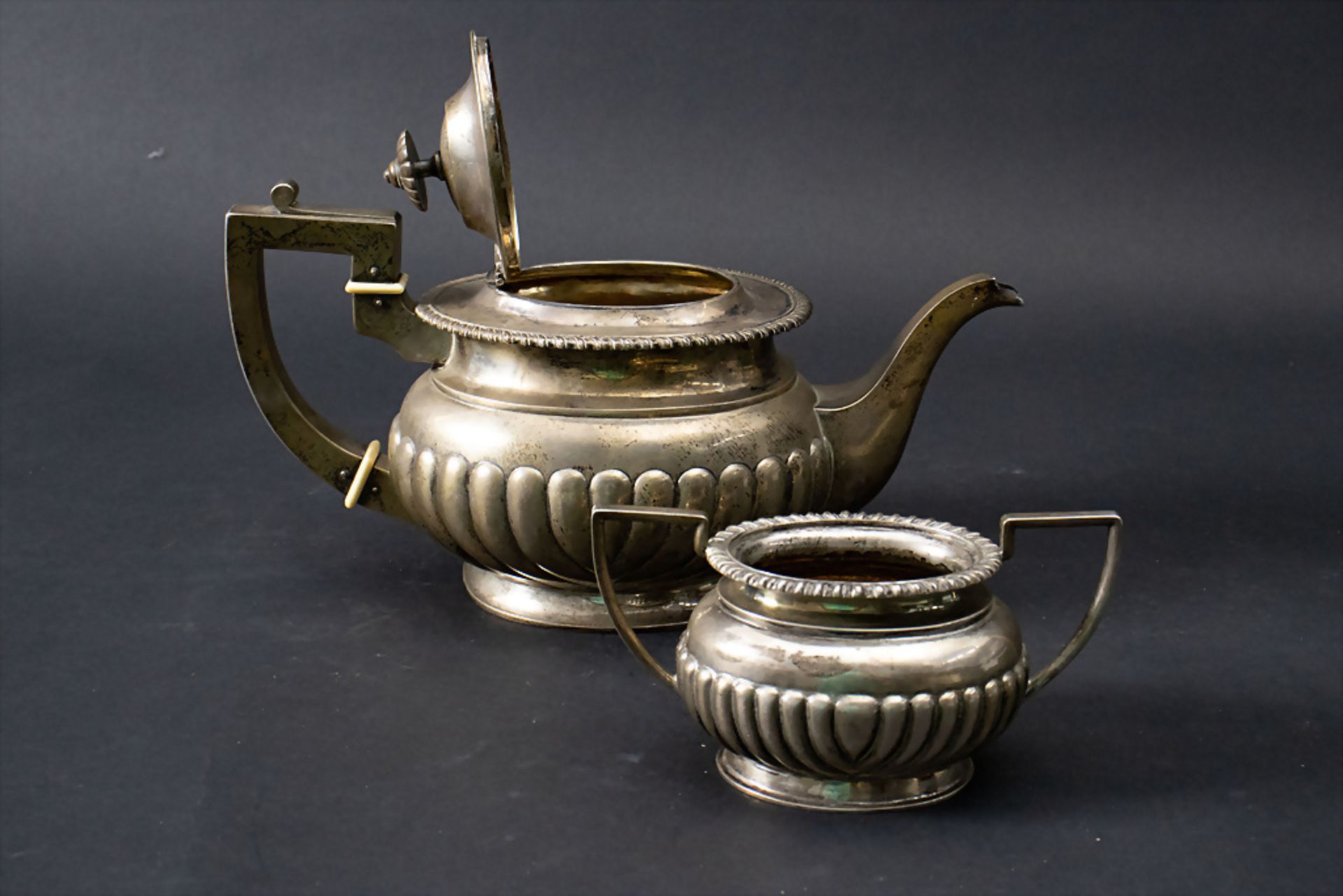 4-teiliger Kaffee- und Teekern / A 4-part silver tea and coffee set, 20. Jh. - Bild 5 aus 13