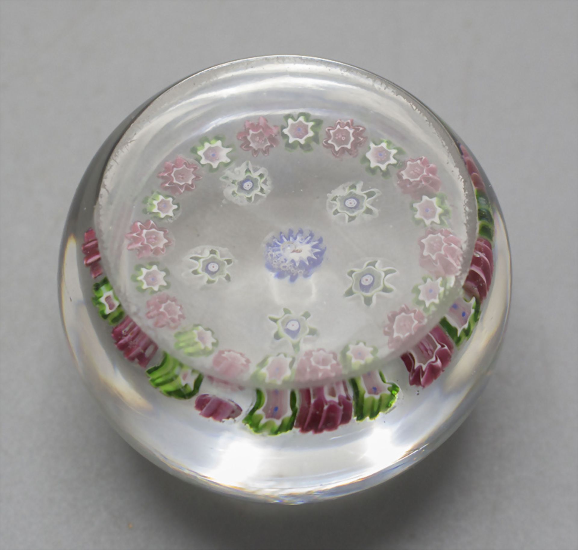 Kleiner Briefbeschwerer / A miniature paperweight, wohl Clichy, Frankreich, Mitte 19. Jh. - Image 6 of 6