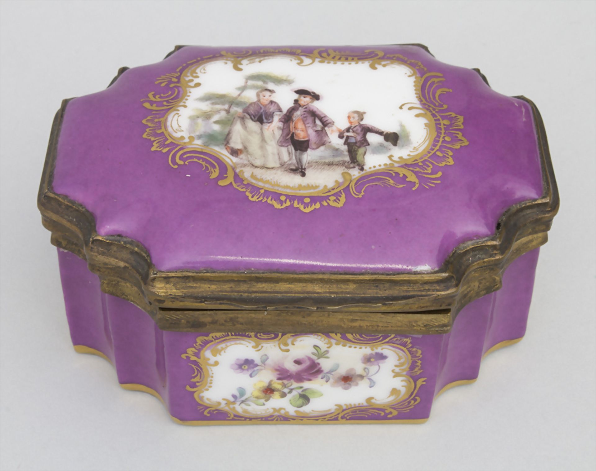 Tabatiere / Schnupftabakdose mit Watteau-Szenen / A snuff box with courting scenes, Höchst, um 1770 - Bild 2 aus 10
