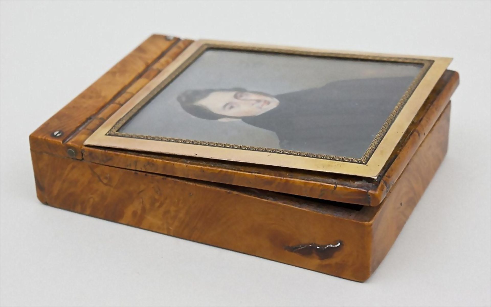 Deckeldose mit Miniatur/Lidded Box Decorated with a Miniature, Biedermeier, 1834 - Image 3 of 4