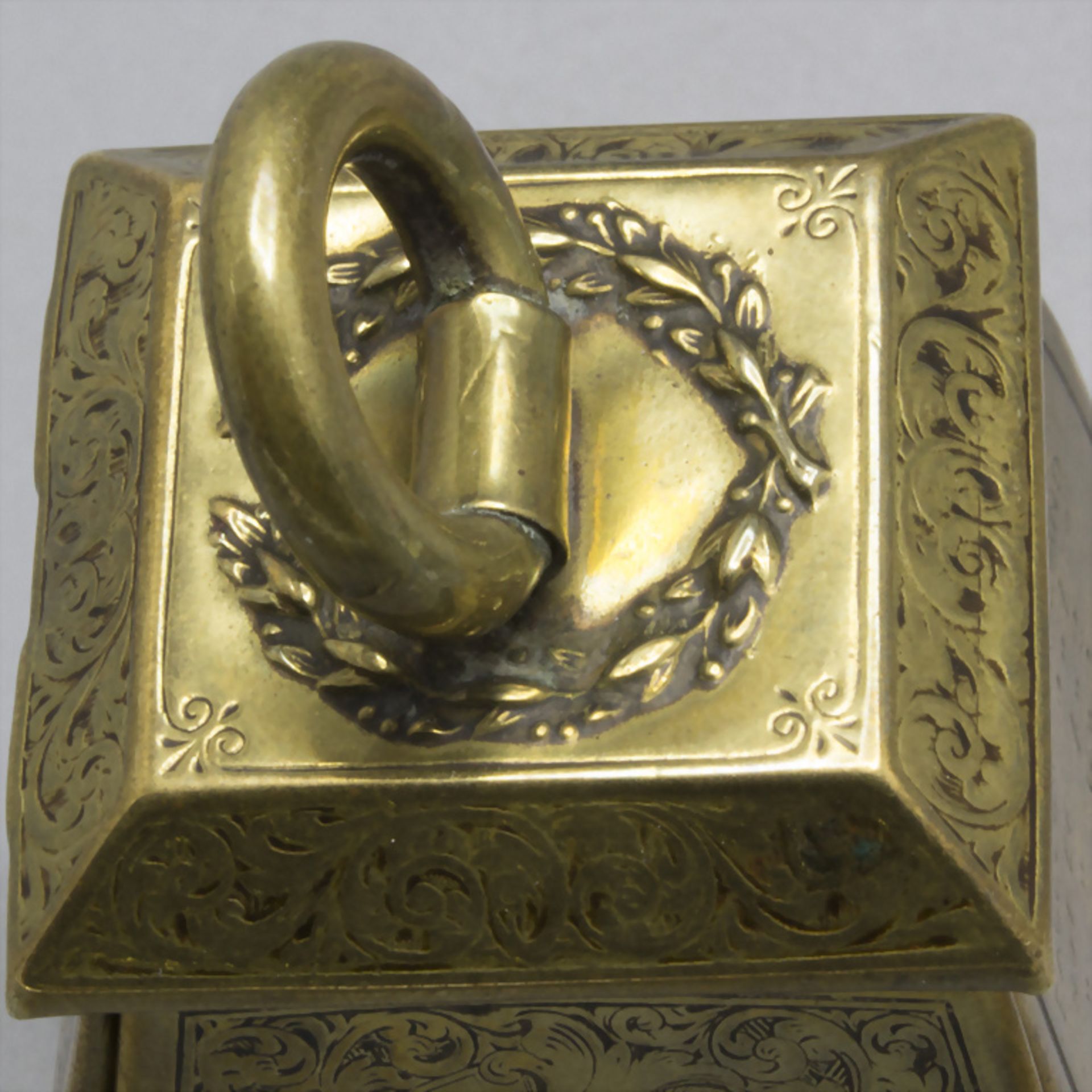 Klappbox als Nadeletui und -kissen / A rare folding brass postal weight pin cushion and needle ... - Bild 9 aus 9