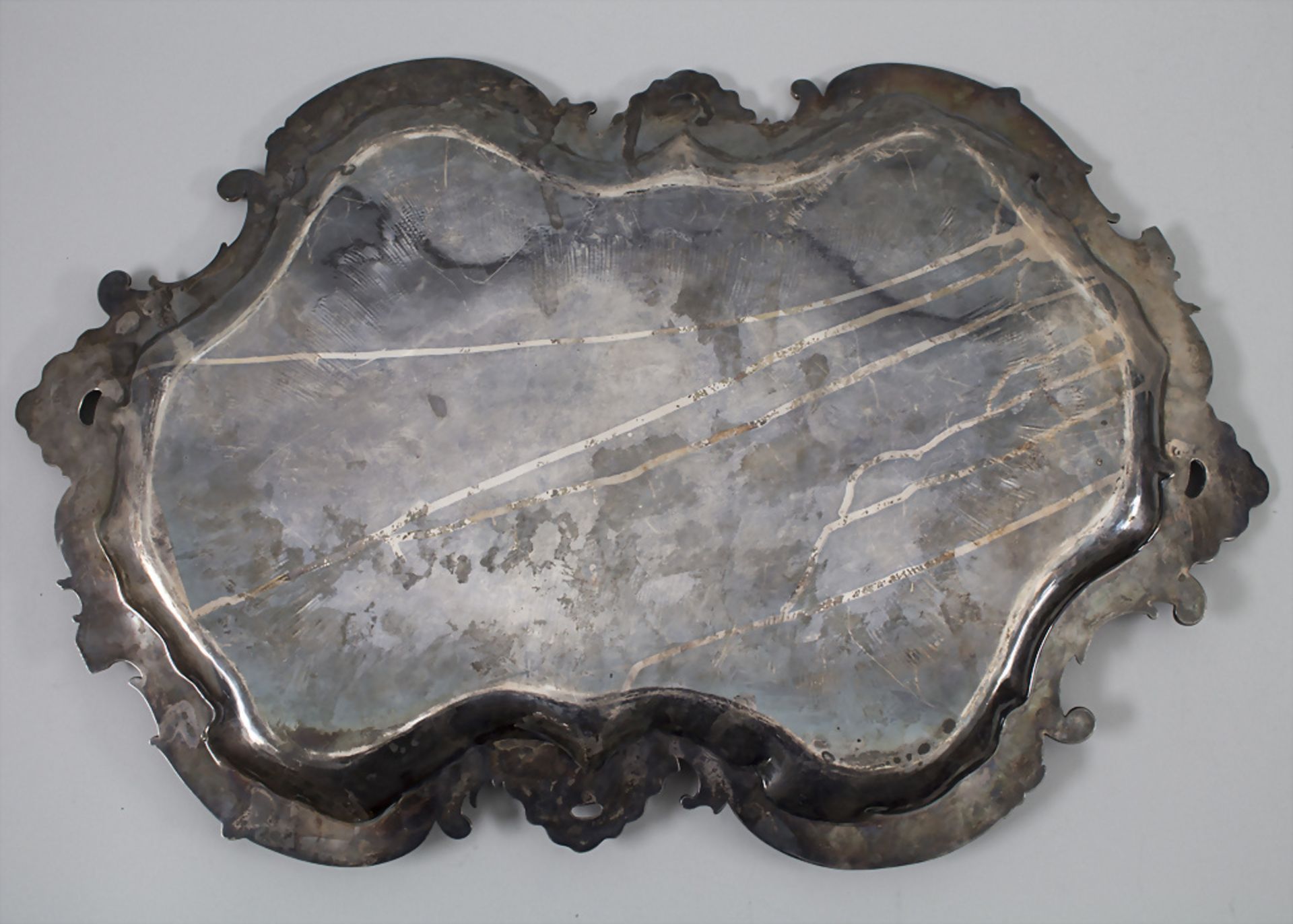 Großes Rokoko Tablett / A large Rococo silver tray, wohl deutsch, um 1880 - Bild 3 aus 4
