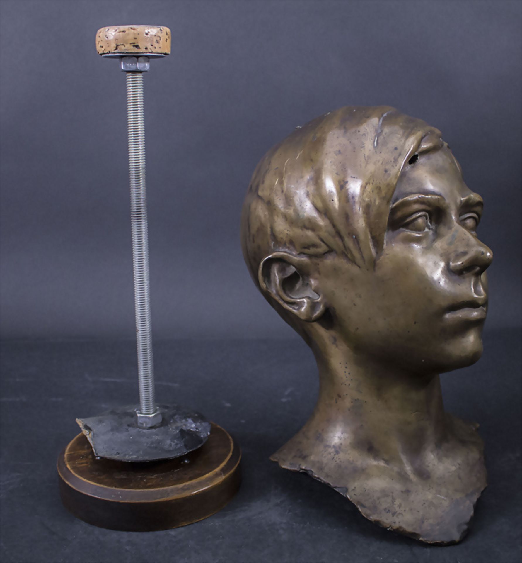 Bronzeplastik 'Knabe' / An Art Nouveau bronze sculpture of a young boy, Francois Vanczak, 1932 - Image 7 of 10