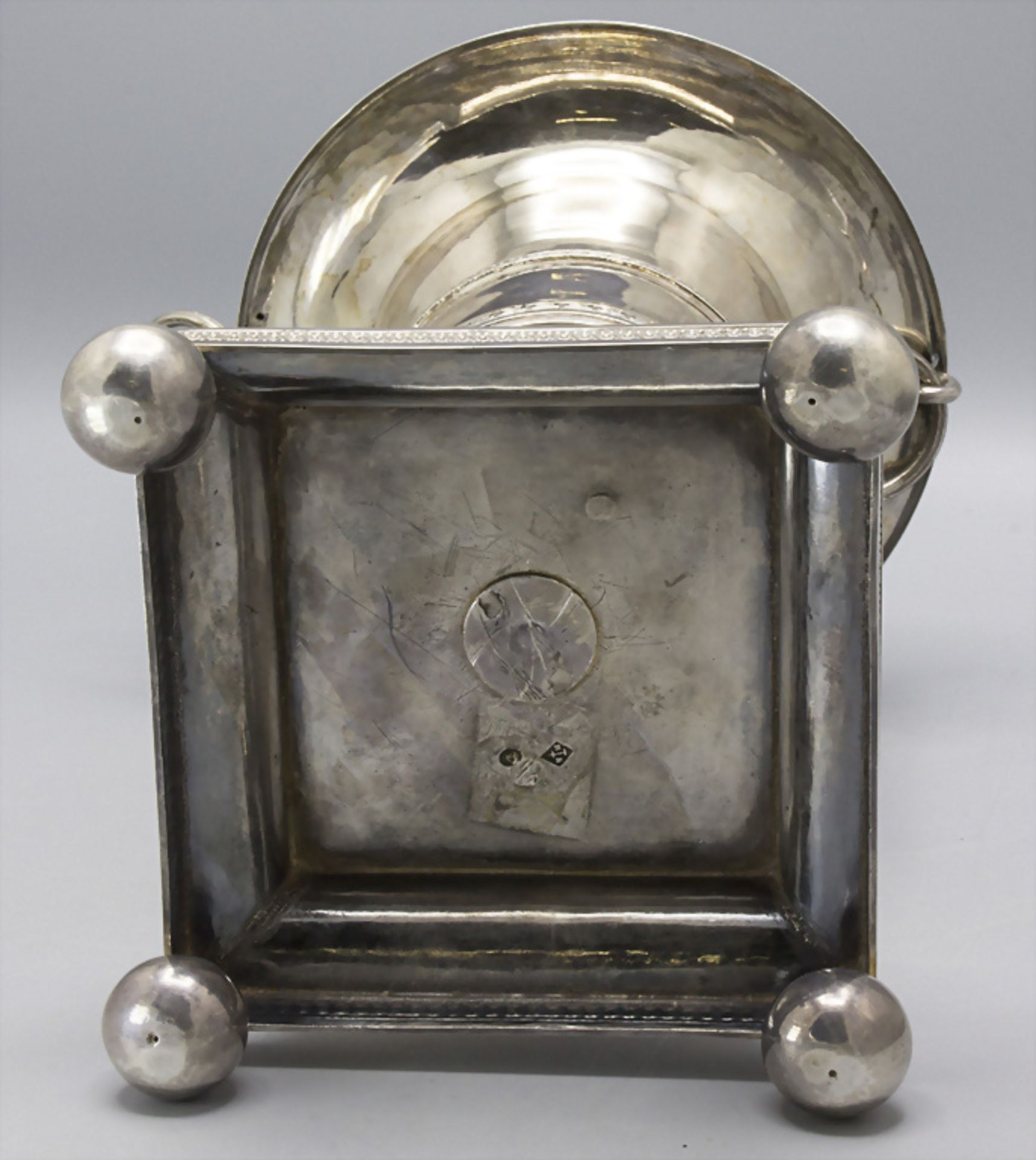 Empire Deckeldose mit Hundeknauf / A covered silver bowl with a dog as knob, Nicolas Modoux, ... - Image 5 of 7