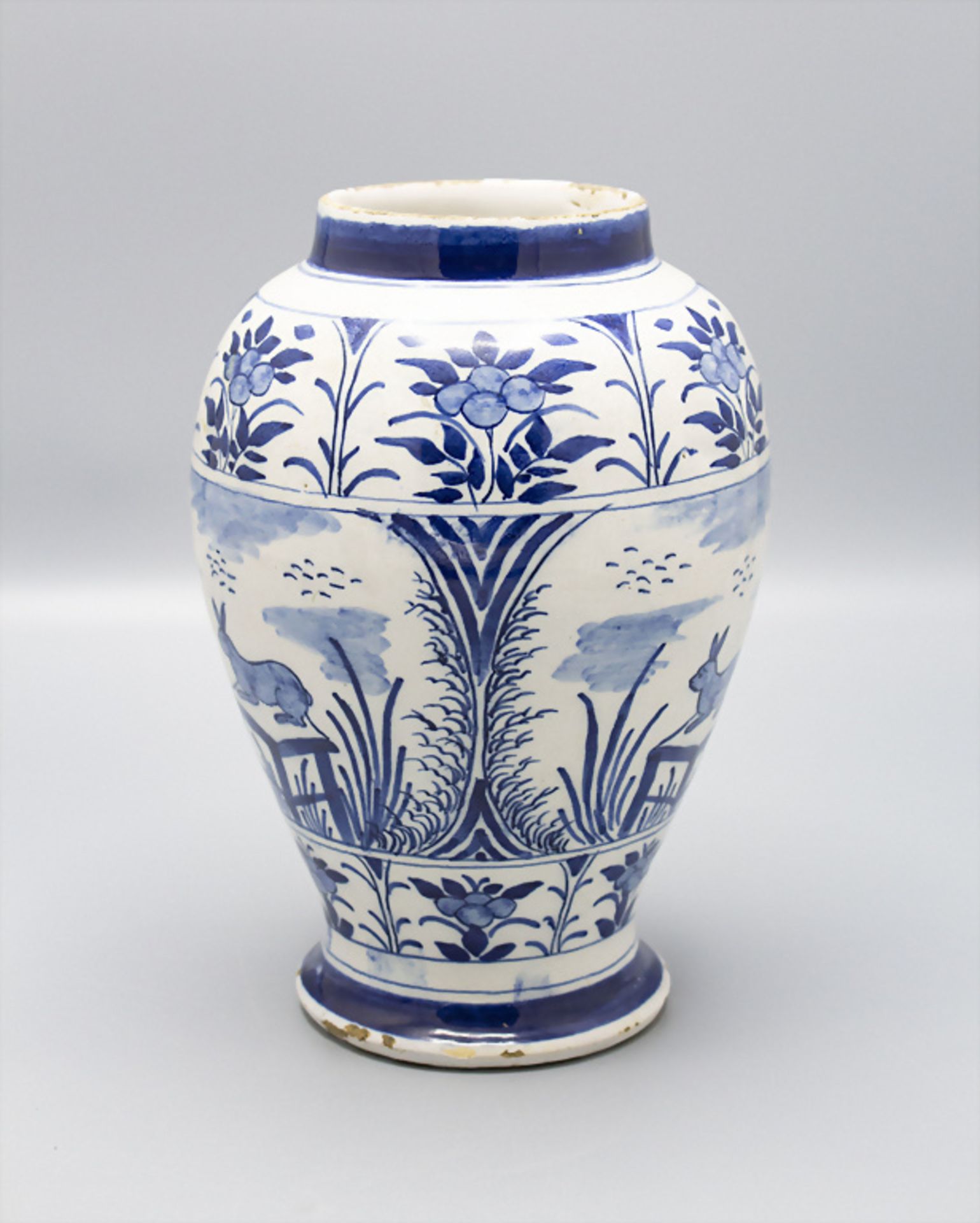 Fayence Vase mit Hasen Dekor / A fayence vase with rabbit decor, 18./19. Jh - Image 2 of 5