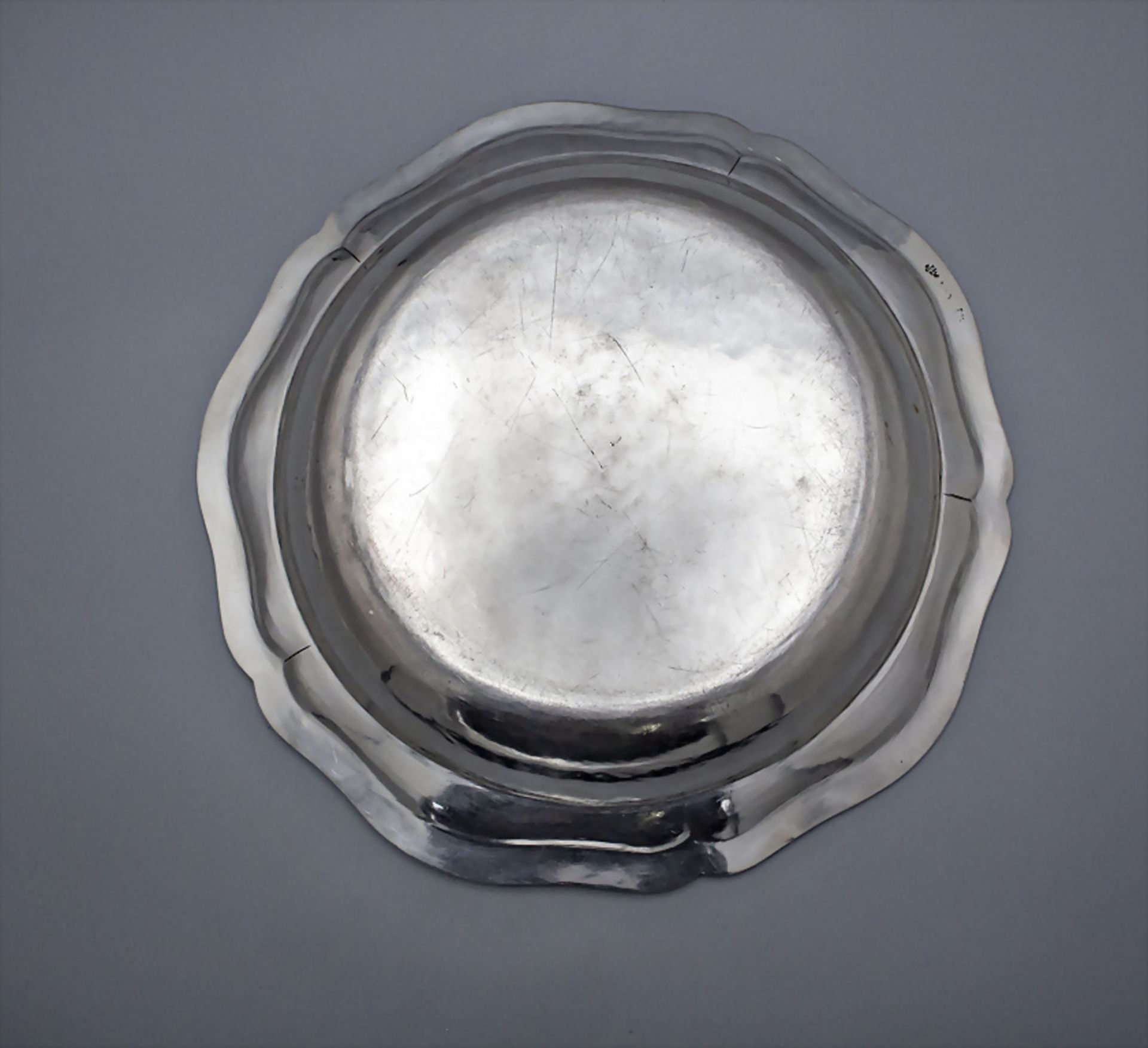 Barock Platte / A Baroque silver circular dish, Roch-Louis Dany, Paris, 1782-1783 - Bild 2 aus 3