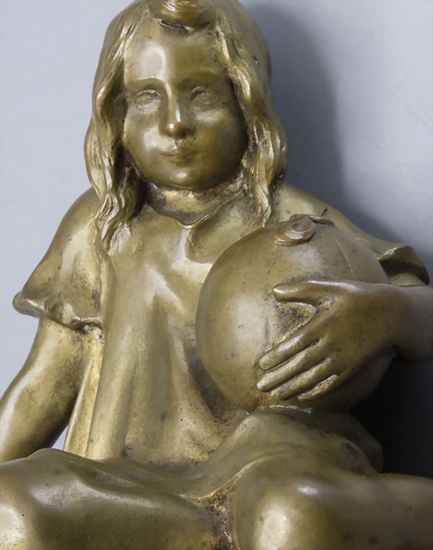 Figürliche Jugendstil Tischklingel 'Kind mit Ball' / A figural Art Nouveau table bell 'girl ... - Bild 3 aus 5