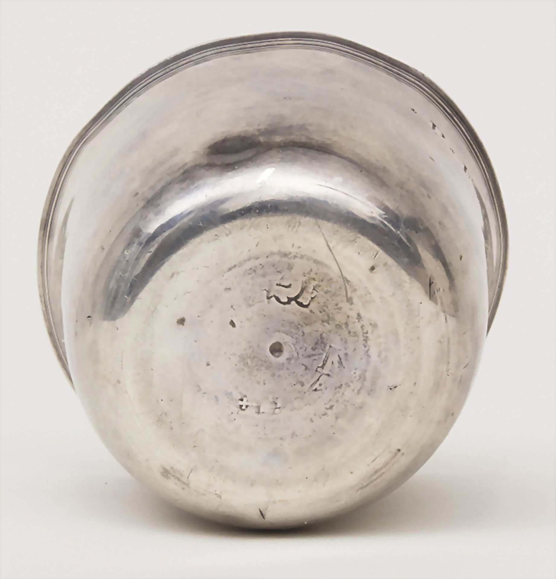 Faustbecher / A small silver beaker, Frankreich, 18. Jh. - Image 3 of 5