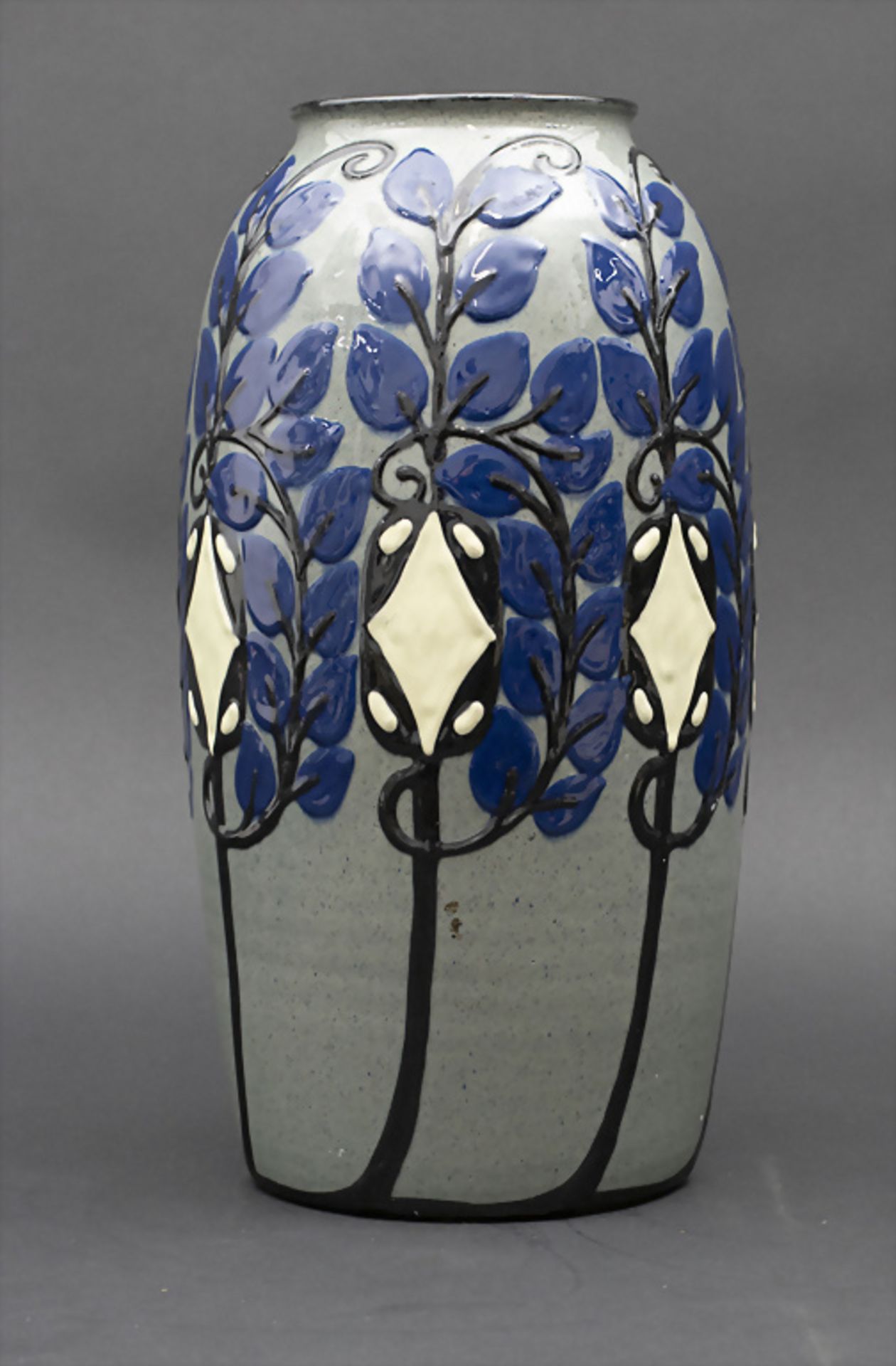 Jugendstil Majolika Vase / An Art Nouveau majolica vase, Tonwerke Kandern, um 1910