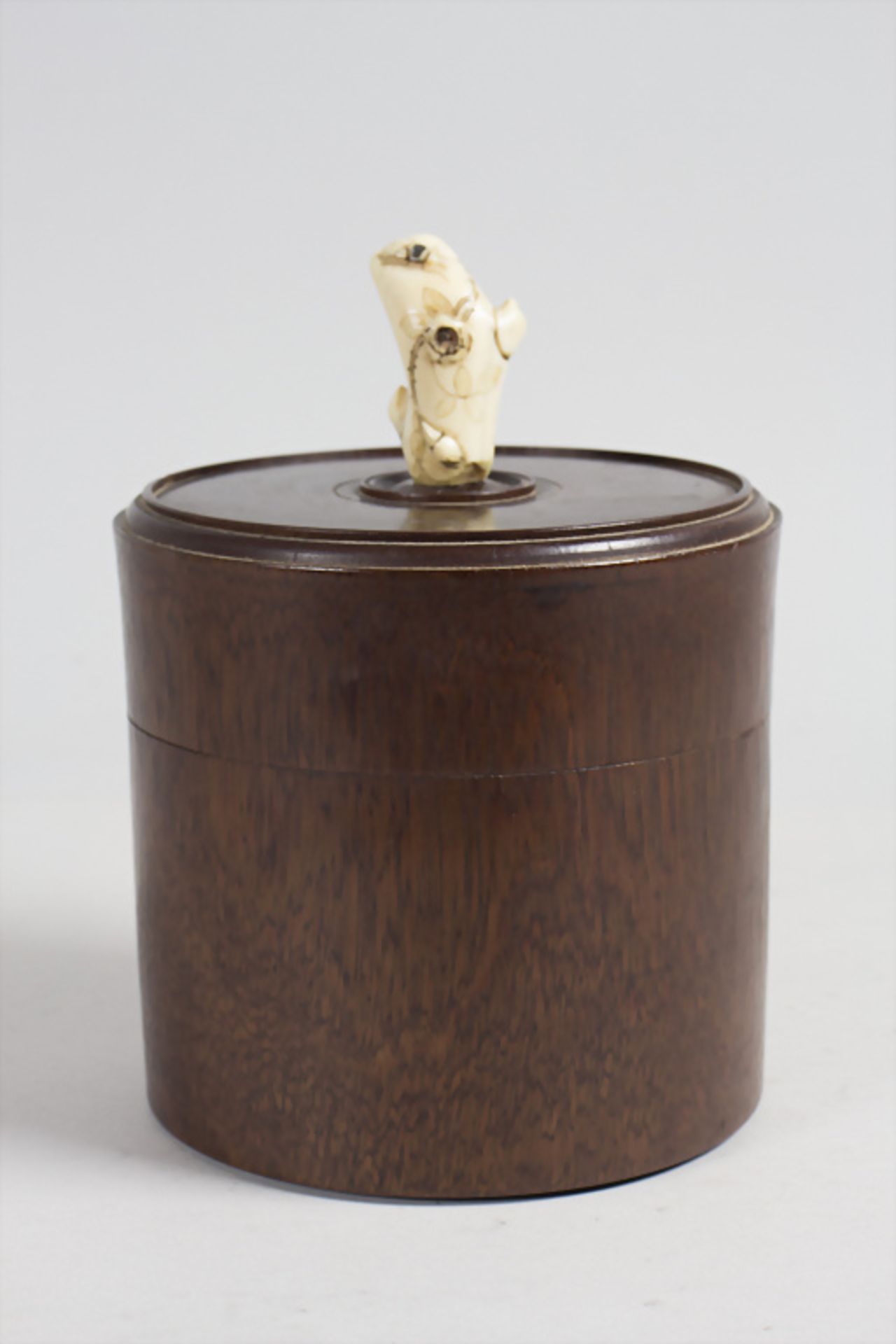 Holzdose mit Shibayama-Insekten / A bamboo box with Shibayama insects, Meiji-Periode, Japan, ...