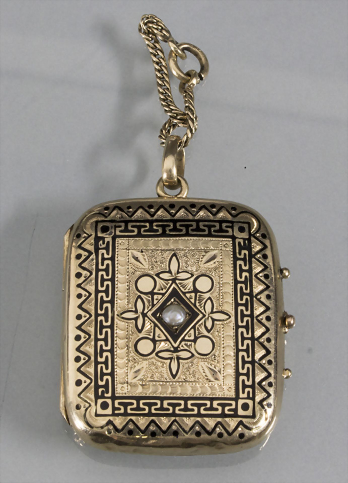 Medaillon-Kettenanhänger / A 14ct gold medallion pendant, deutsch, 19. Jh.