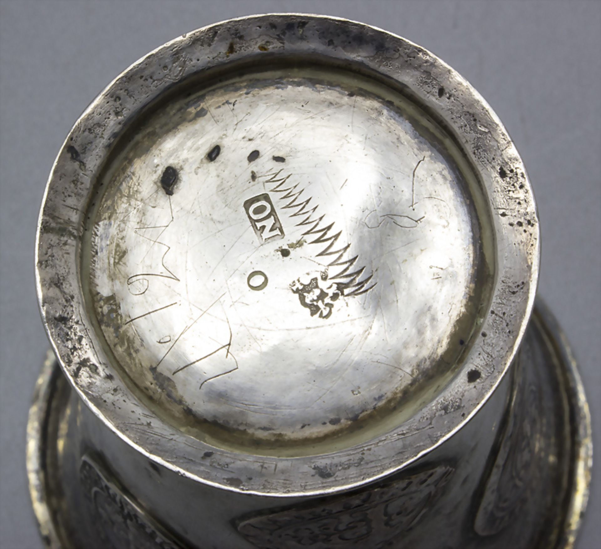 Barock Münzbecher / A Baroque silver beaker, Niels Orstedt, Norrköping, nach 1745 - Bild 8 aus 9