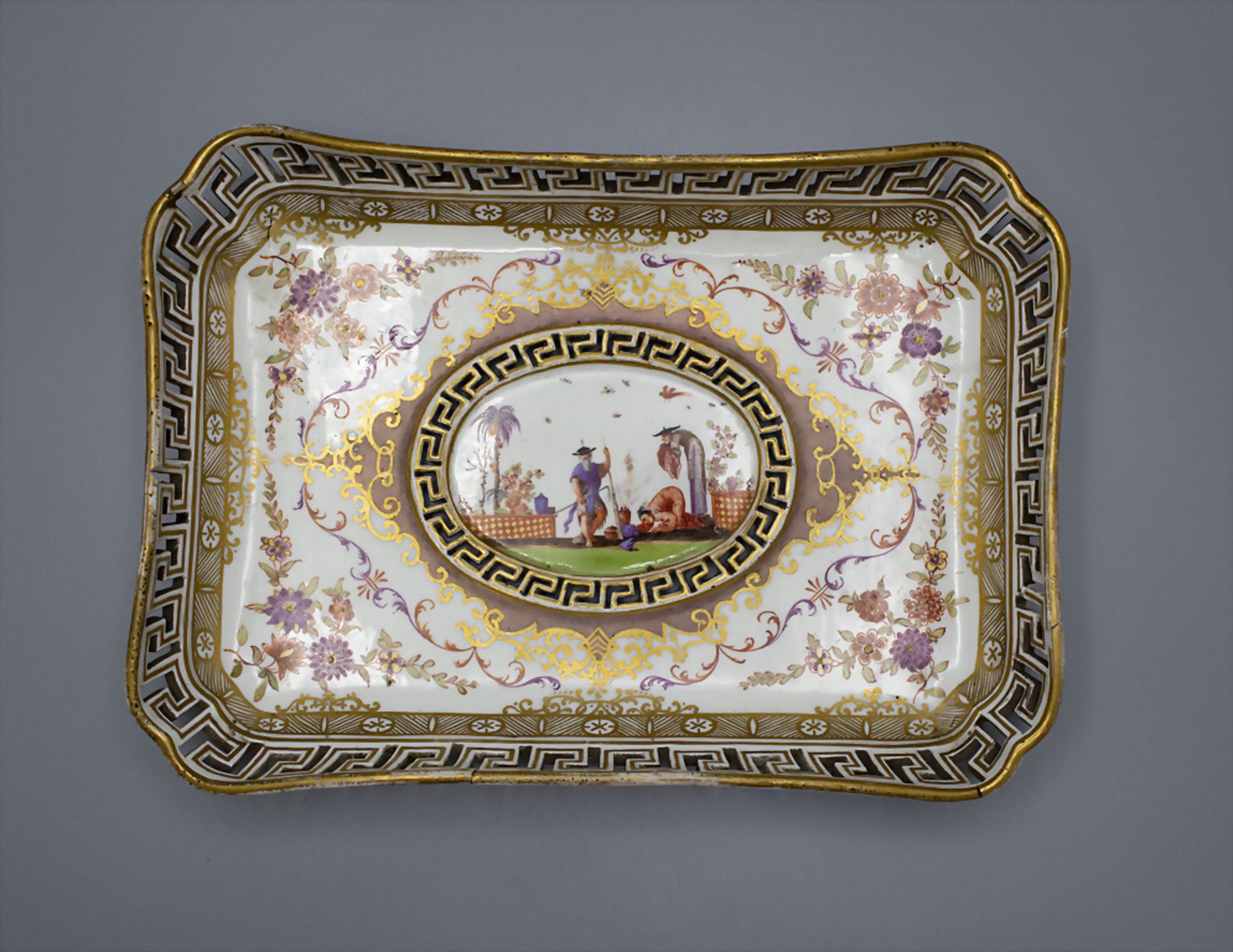 Zierschale mit Chinoiserie / A decorative bowl with Chinoiserie, Meissen, Marcolini Periode, ...