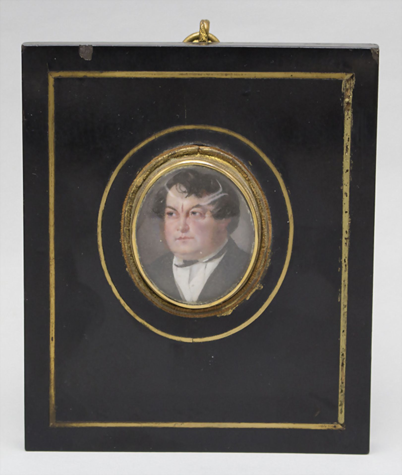 Miniatur Porträt eines Herrn / An oval miniature portrait of a gentleman, Frankreich, um 1800