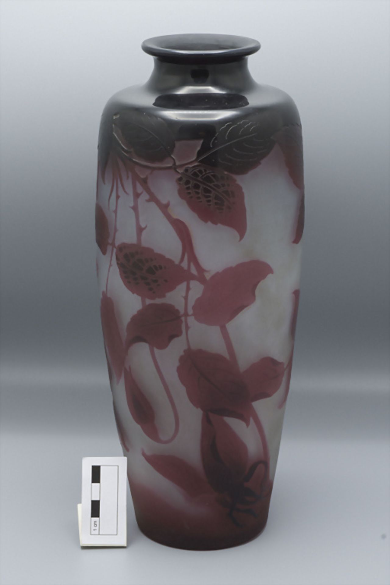 Jugendstil Vase mit Rosenzweigen / An Art Nouveau cameo glass vase with roses, Paul Nicolas, ... - Bild 2 aus 8