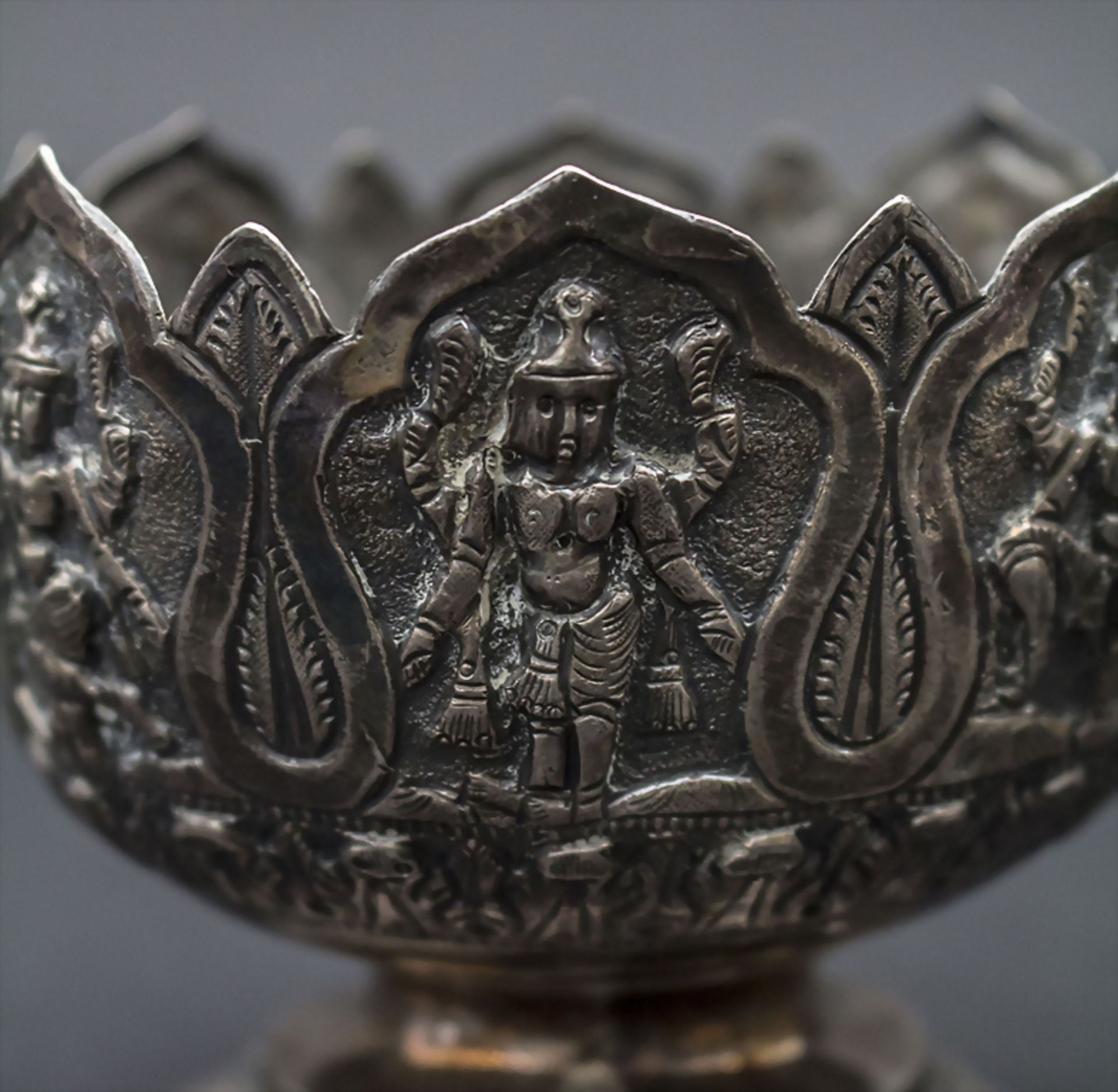 Silber Lotusschale und Becher / A silver lotus bowl and beaker, Thailand - Image 6 of 6