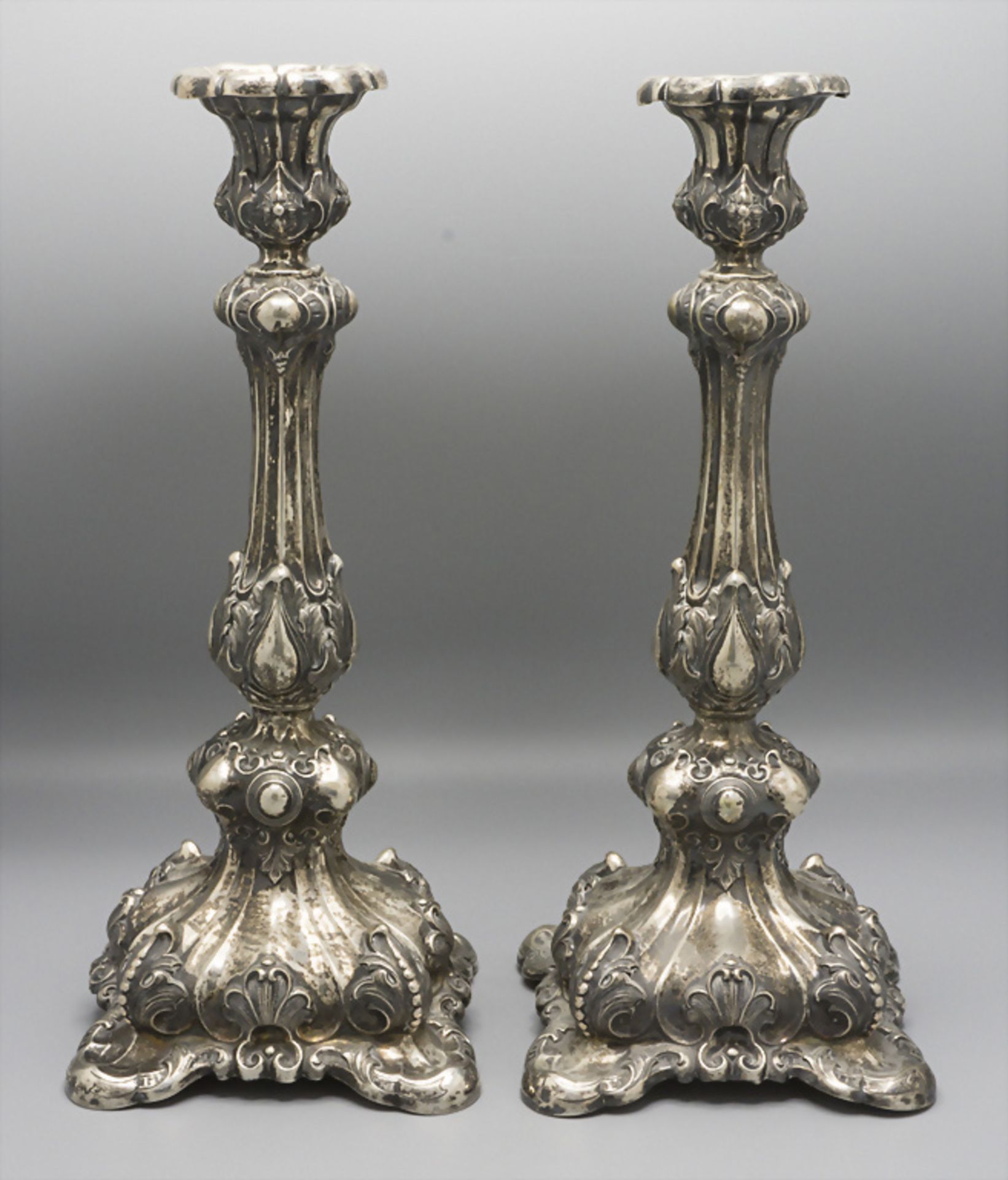Paar Kerzenleuchter / Two silver candlesticks, deutsch, 19. Jh.