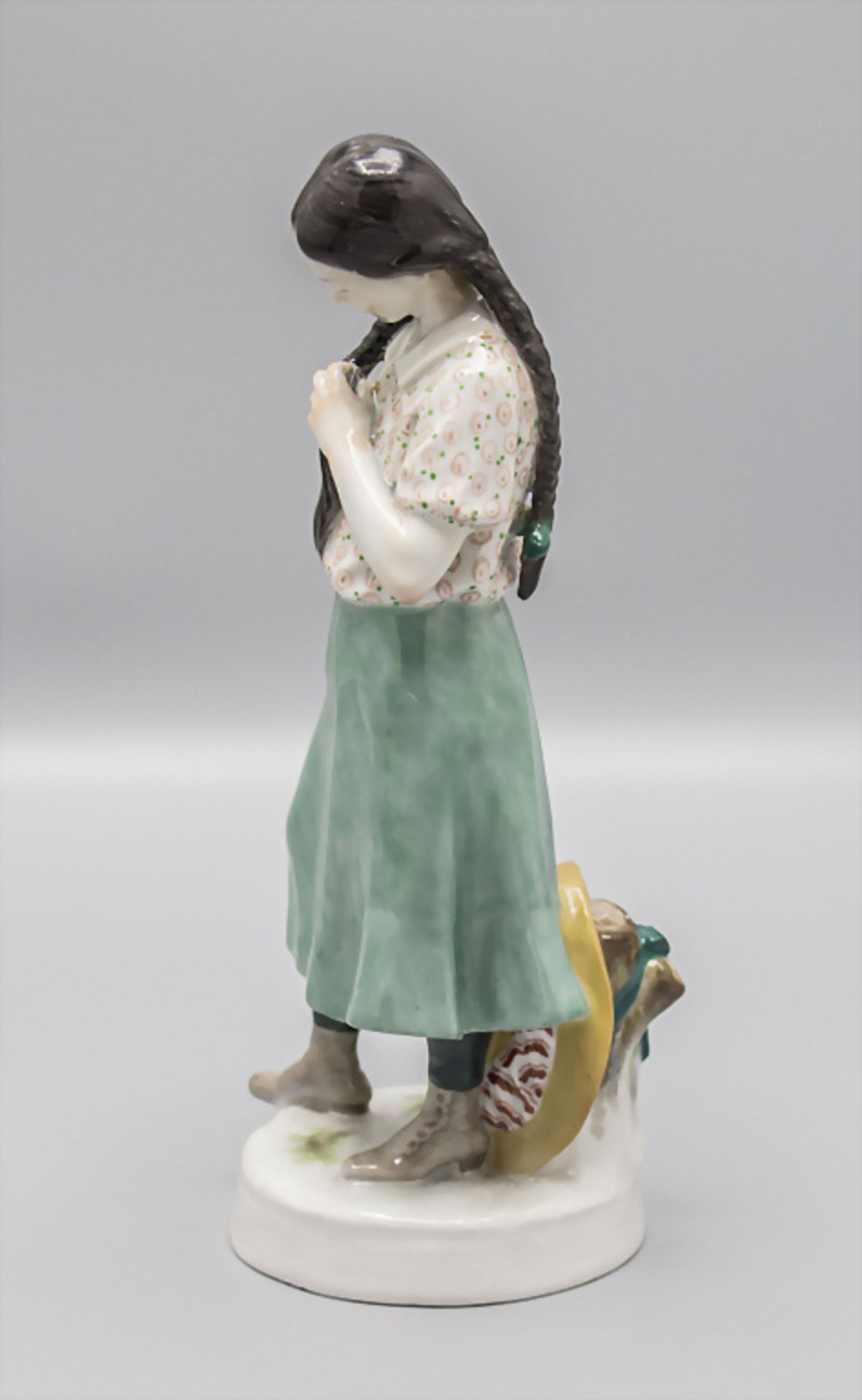 Jugendstil Figur 'Mädchen mit langen Zöpfen' / An Art Nouveau figure of a girl with long ... - Bild 3 aus 7