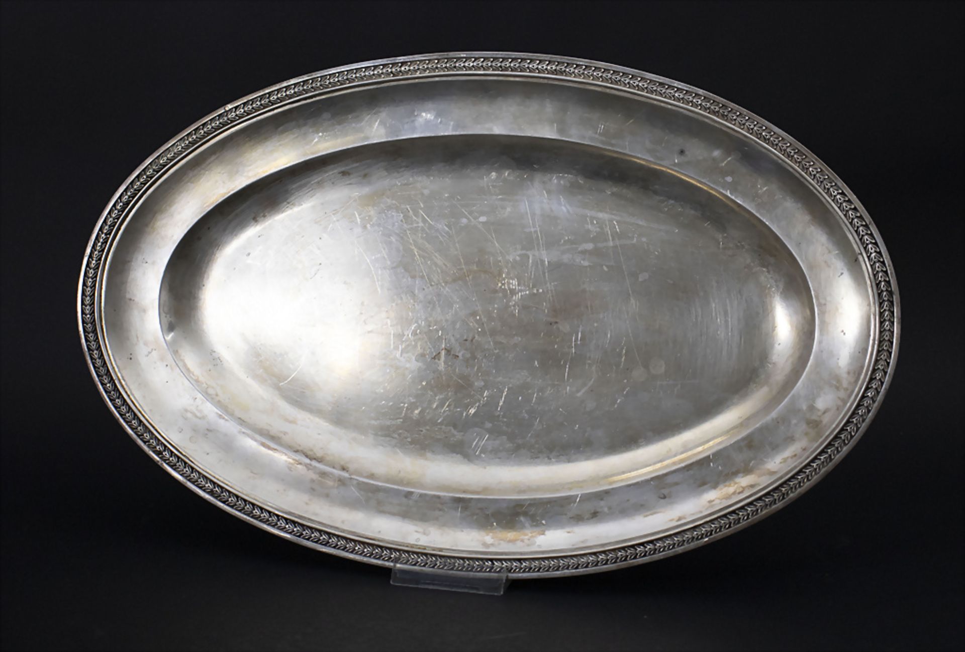 Ovale Platte / A large silver tray, Paris, 19. Jh.