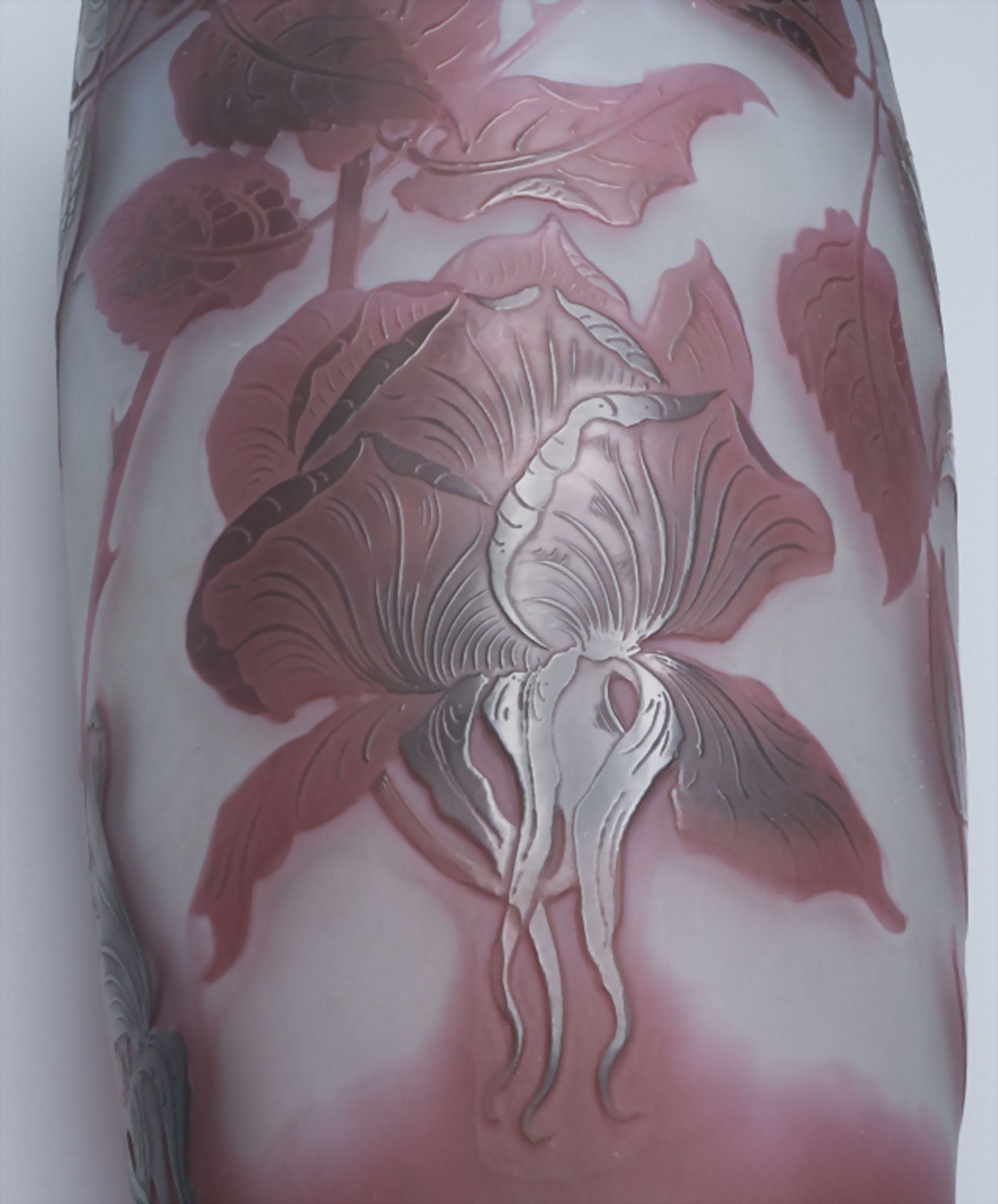 Jugendstil Vase mit Rosenzweigen / An Art Nouveau cameo glass vase with roses, Paul Nicolas, ... - Bild 7 aus 8