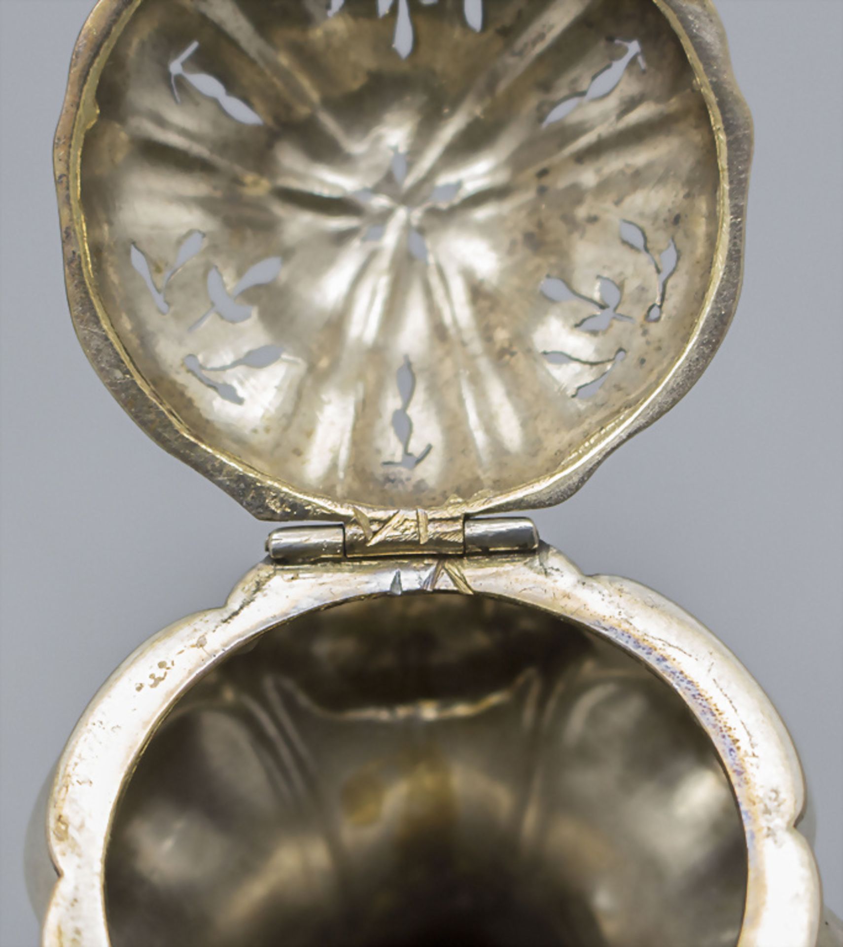 Zwei Zuckerstreuer / Two silver sugar shaker, Wien, um 1857 - Image 3 of 8