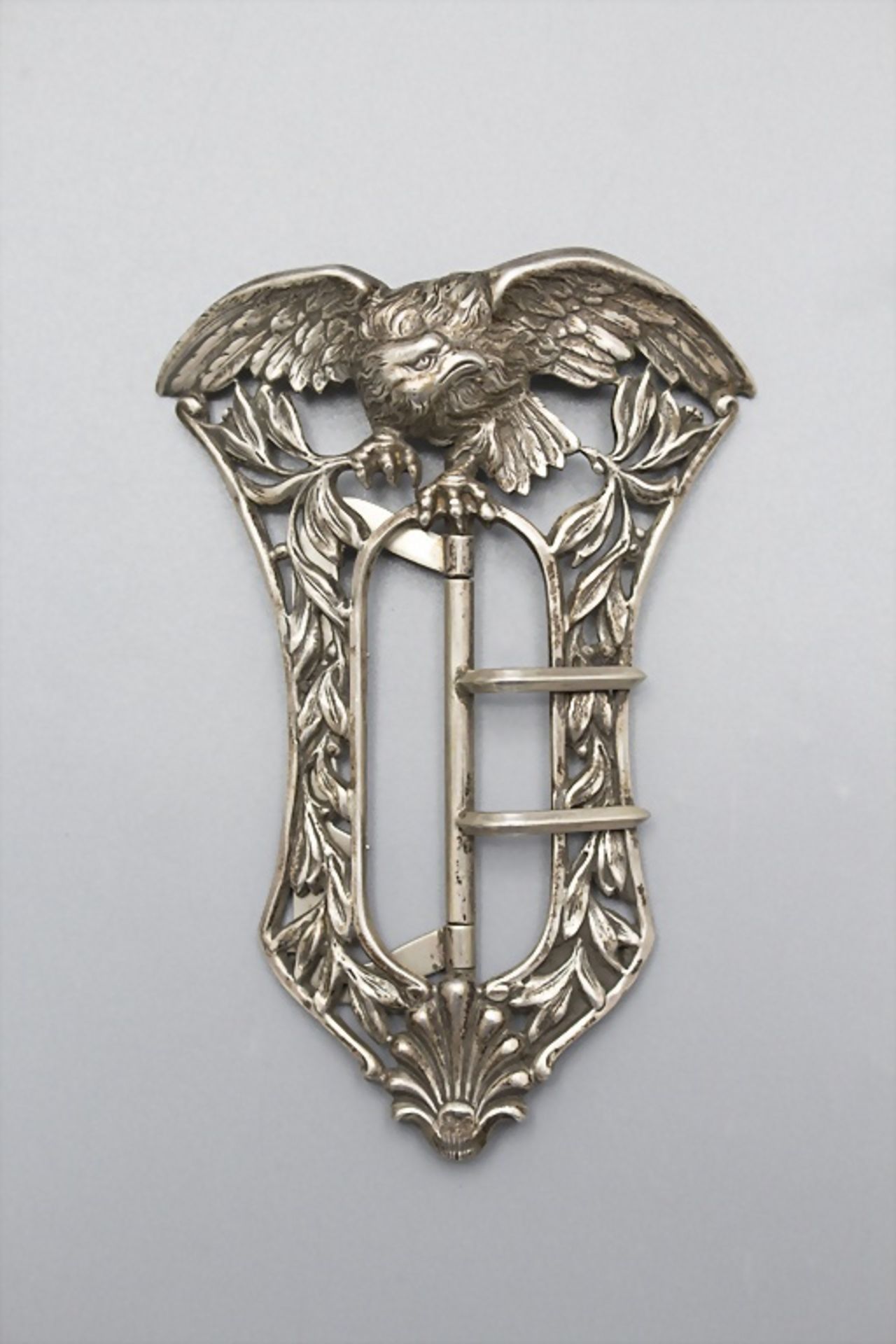 Jugendstil Silber Gürtelschließe mit Adler / An Art Nouveau silver belt buckle with an eagle, ...