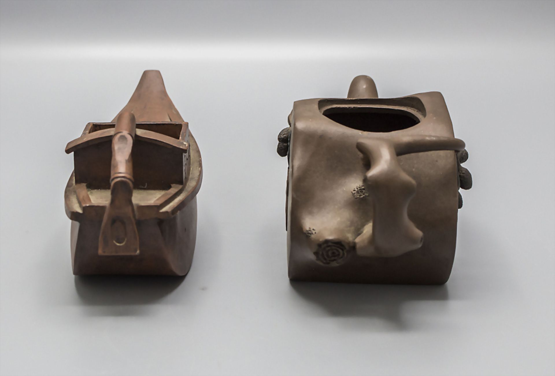 Zwei Teekännchen / Two ceramic teapots, China, 20. Jh.