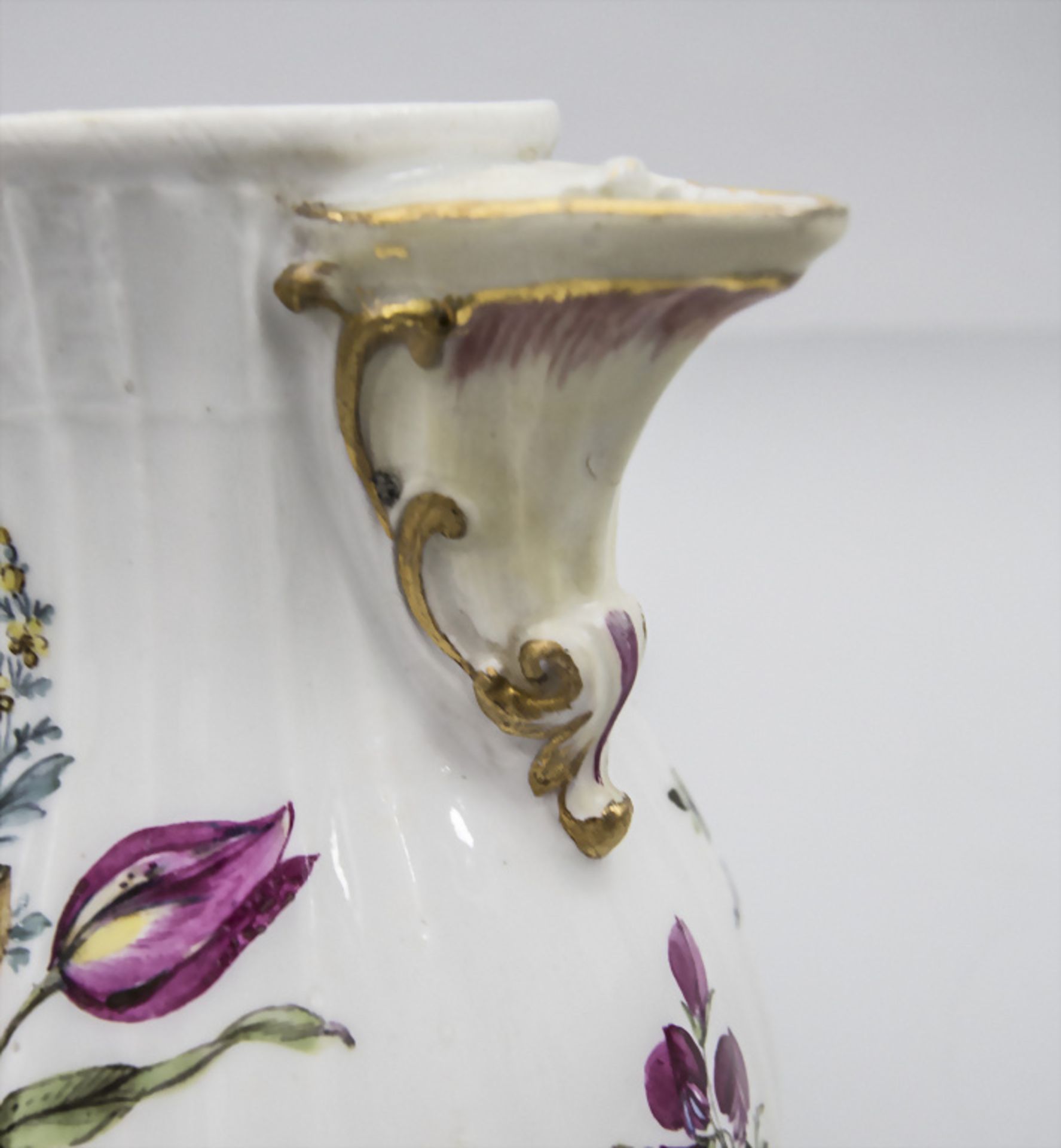 Kaffeekanne mit Blumenbouquets / A coffee pot with flower bouquets, Meissen, Punktzeit (1763-1774) - Bild 4 aus 5