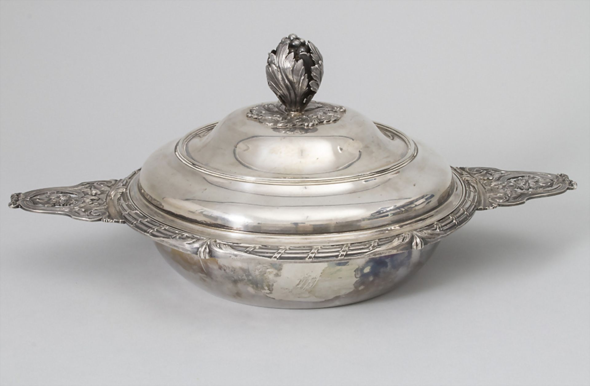 Deckelterrine / A covered silver tureen / Un légumier en argent, Odiot, Paris, 19. Jh. - Image 2 of 11