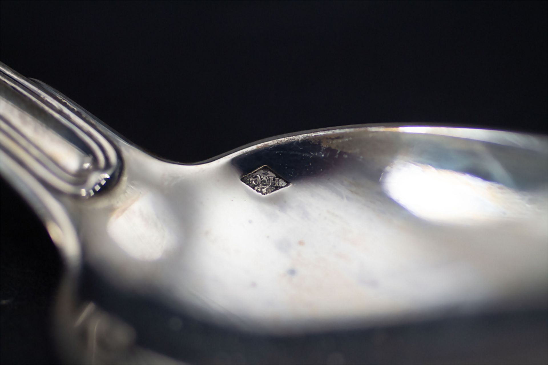 Gabel und Löffel im Etui / A silver fork and a spoon in a box, Hènin & Cie., Paris, um 1900 - Image 3 of 5