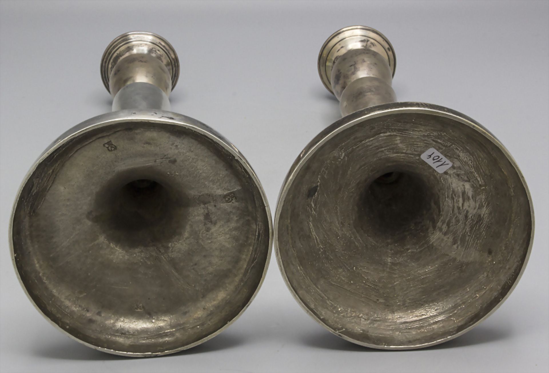 Paar Louis XVI Kerzenleuchter / A pair of silver candlesticks, Venedig / Venice, 18. Jh. - Bild 3 aus 11