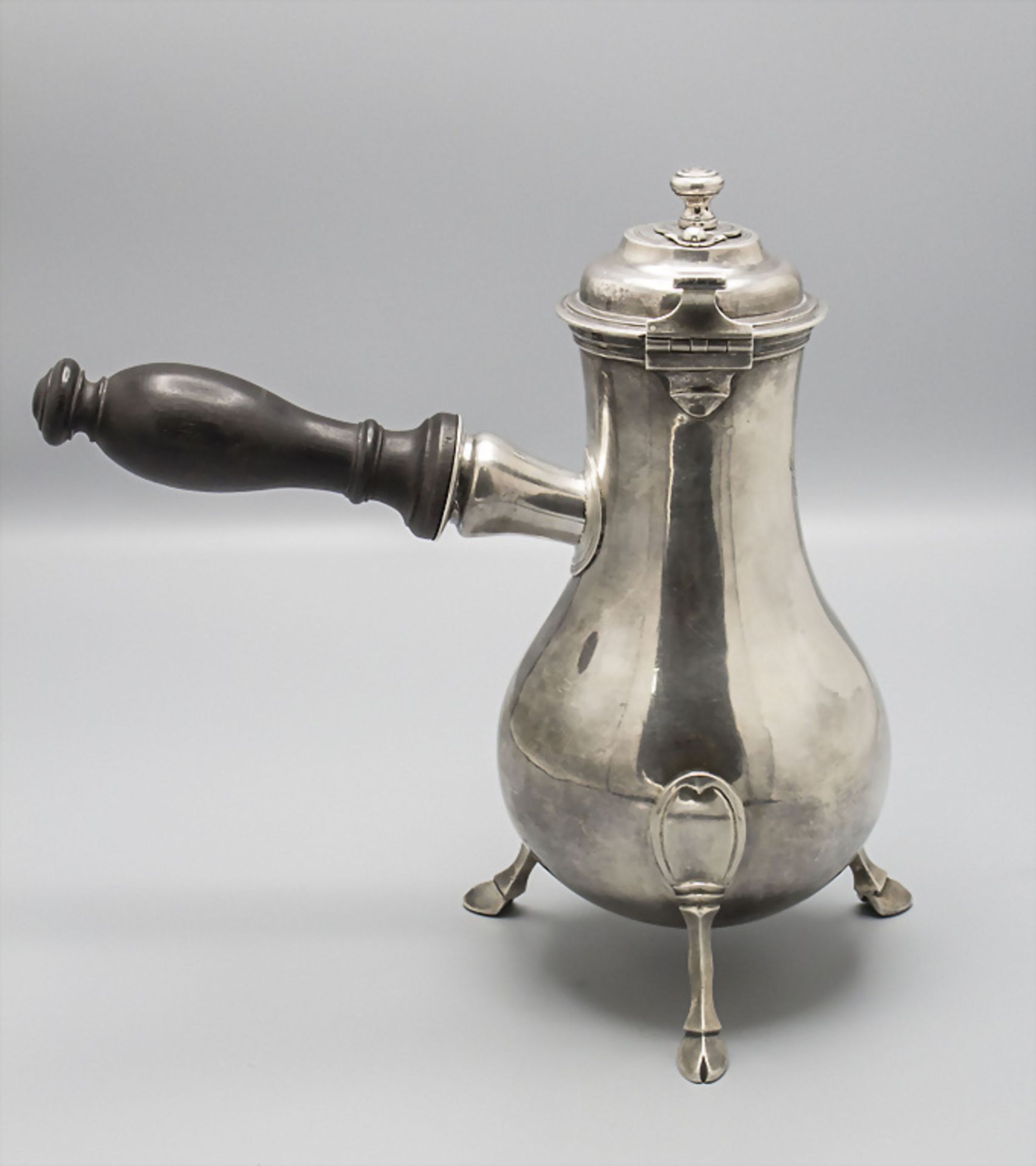 Barock Schokoladenkanne / A Baroque silver chocolatiere / chocolate pot, Chambery, 1788 - Image 3 of 8