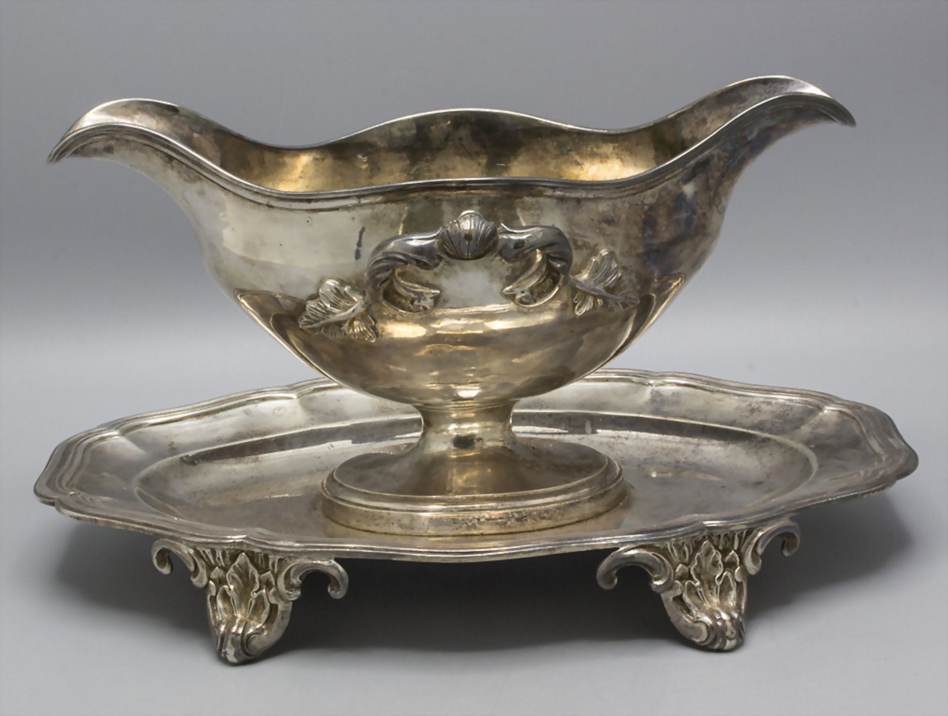 Sauciere auf Presentoir / A silver sauce boat on presenter, Fouquet-Geuedet, Paris, um 1900 - Image 2 of 10