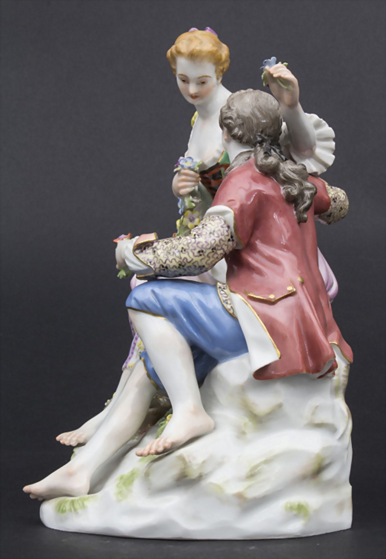 Galantes Schäferpaar / A figural group of a shepherd and a shepherdess, Meissen, Mitte 20. Jh. - Image 2 of 9