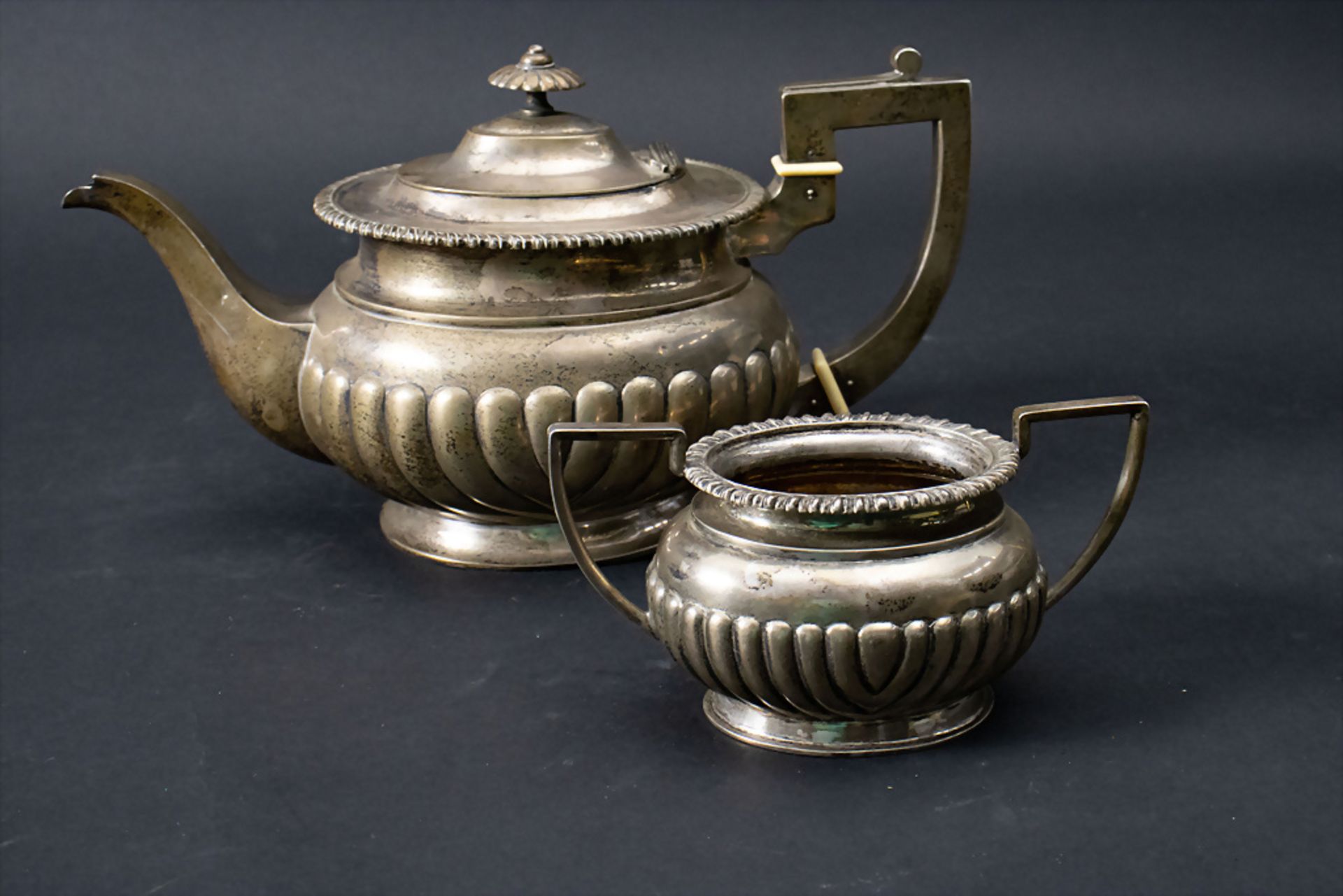 4-teiliger Kaffee- und Teekern / A 4-part silver tea and coffee set, 20. Jh. - Bild 4 aus 13