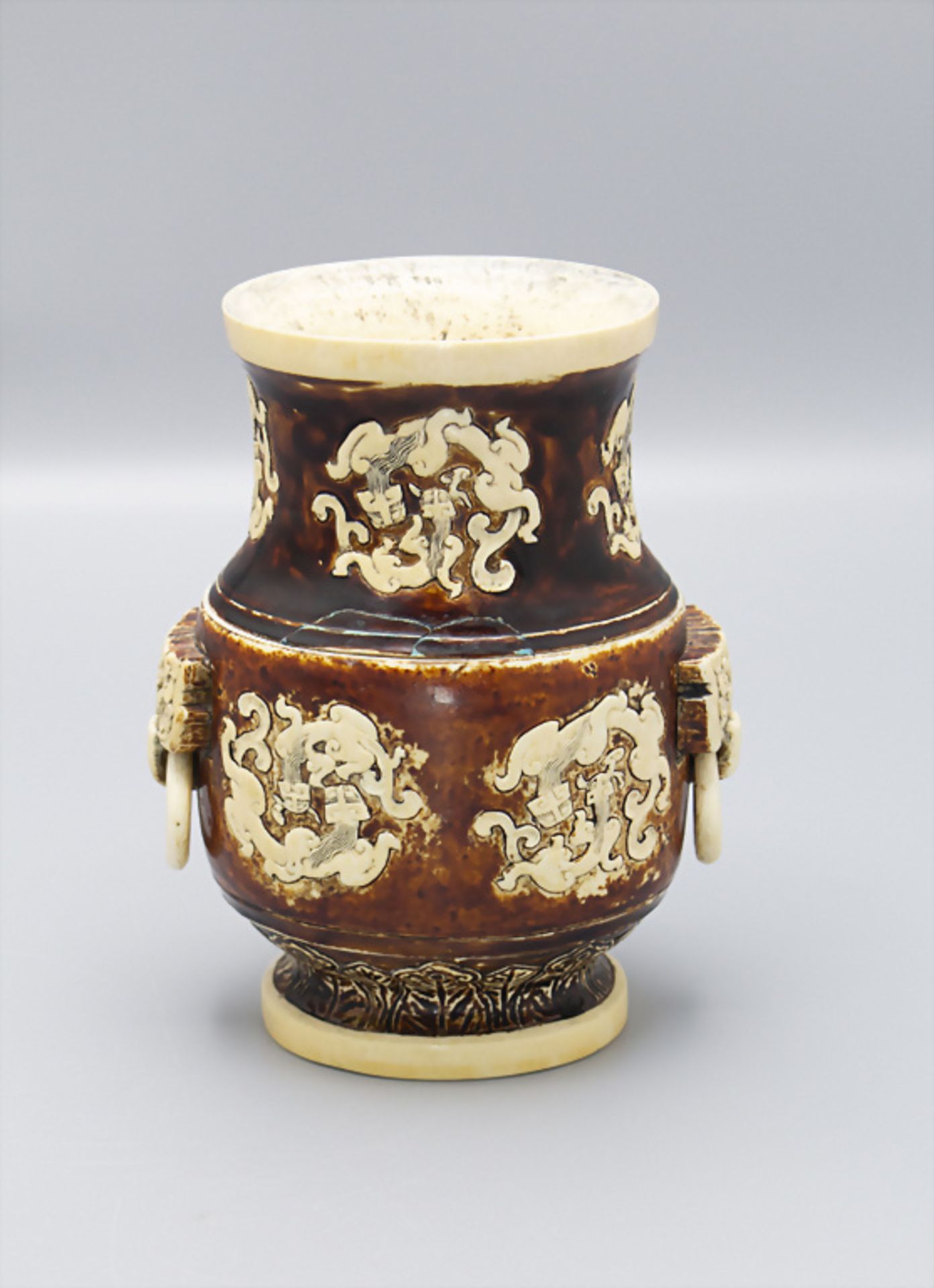 Bein Henkelvase / A bone handle vase, China, 19.-20. Jh.