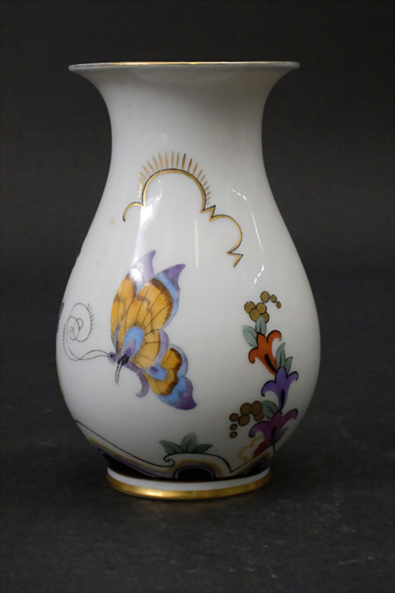 Art Déco Vase 'Butterfly' / An Art Deco vase 'Butterfly', Rosenthal, Selb, um 1920 - Image 3 of 5