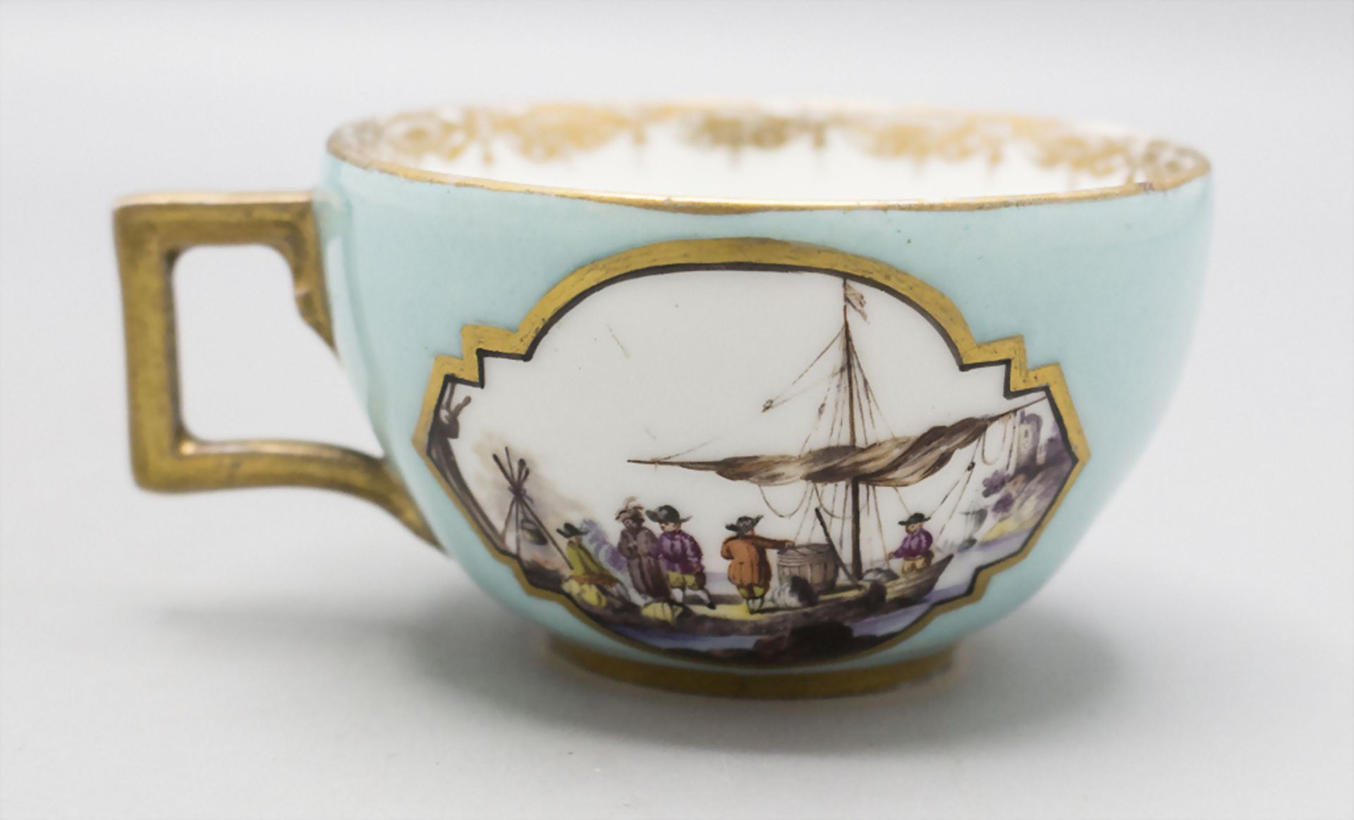 Tasse und Untertasse mit Kauffahrtei-Szenen / A cup and saucer with habor scenes, Meissen, um 1740 - Bild 5 aus 6