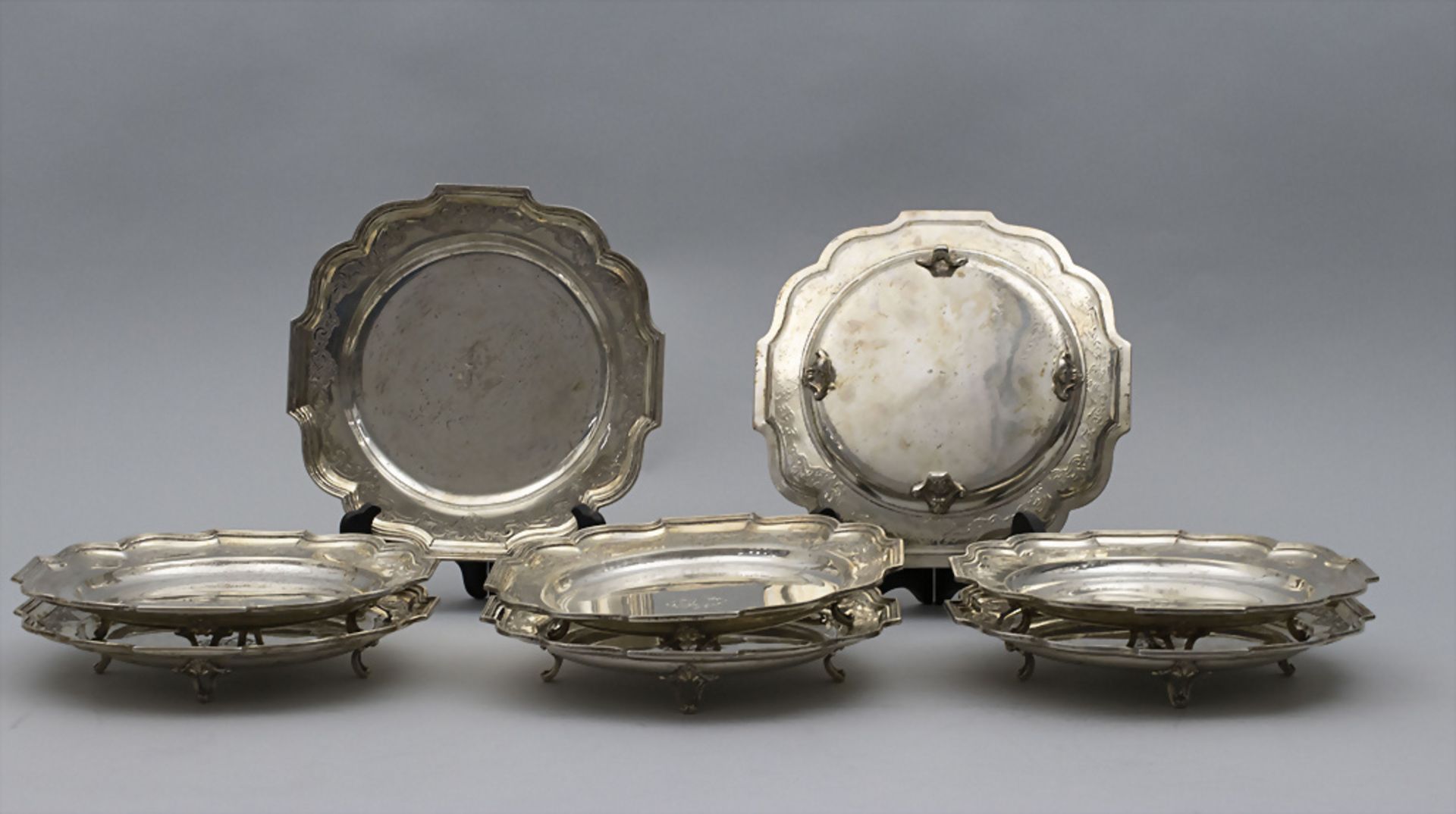 8 Silberteller auf 4 Füßen / Tazza / A set of 8 silver plates, J.D. Schleissner & Söhne, ...