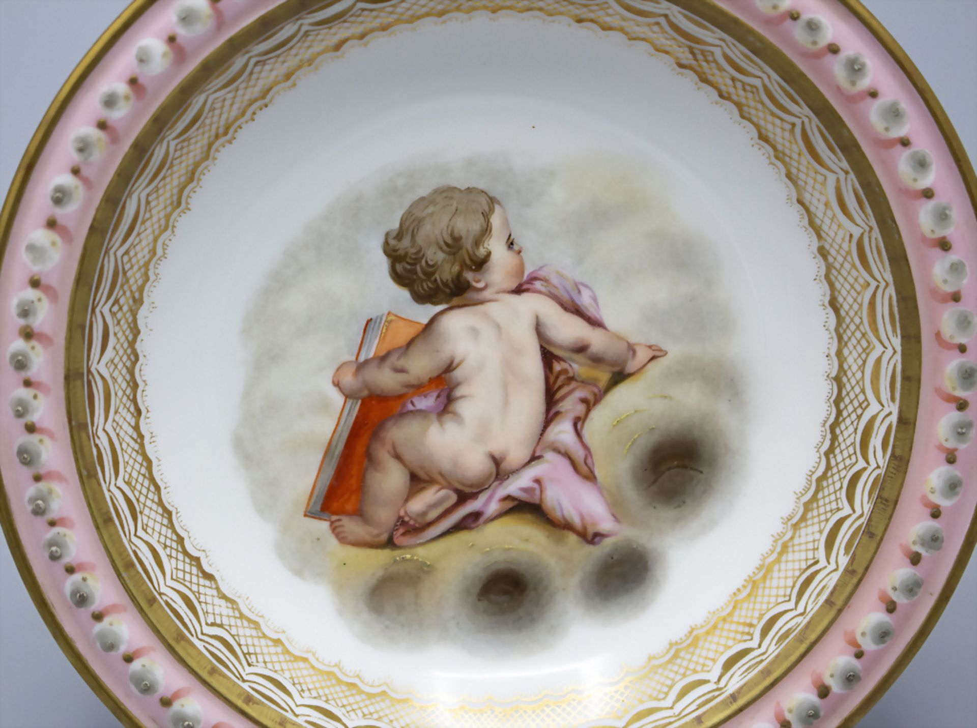 Zierschälchen mit Putto / A decorative dish with a cherub, Sèvres, 1852 - Image 2 of 3