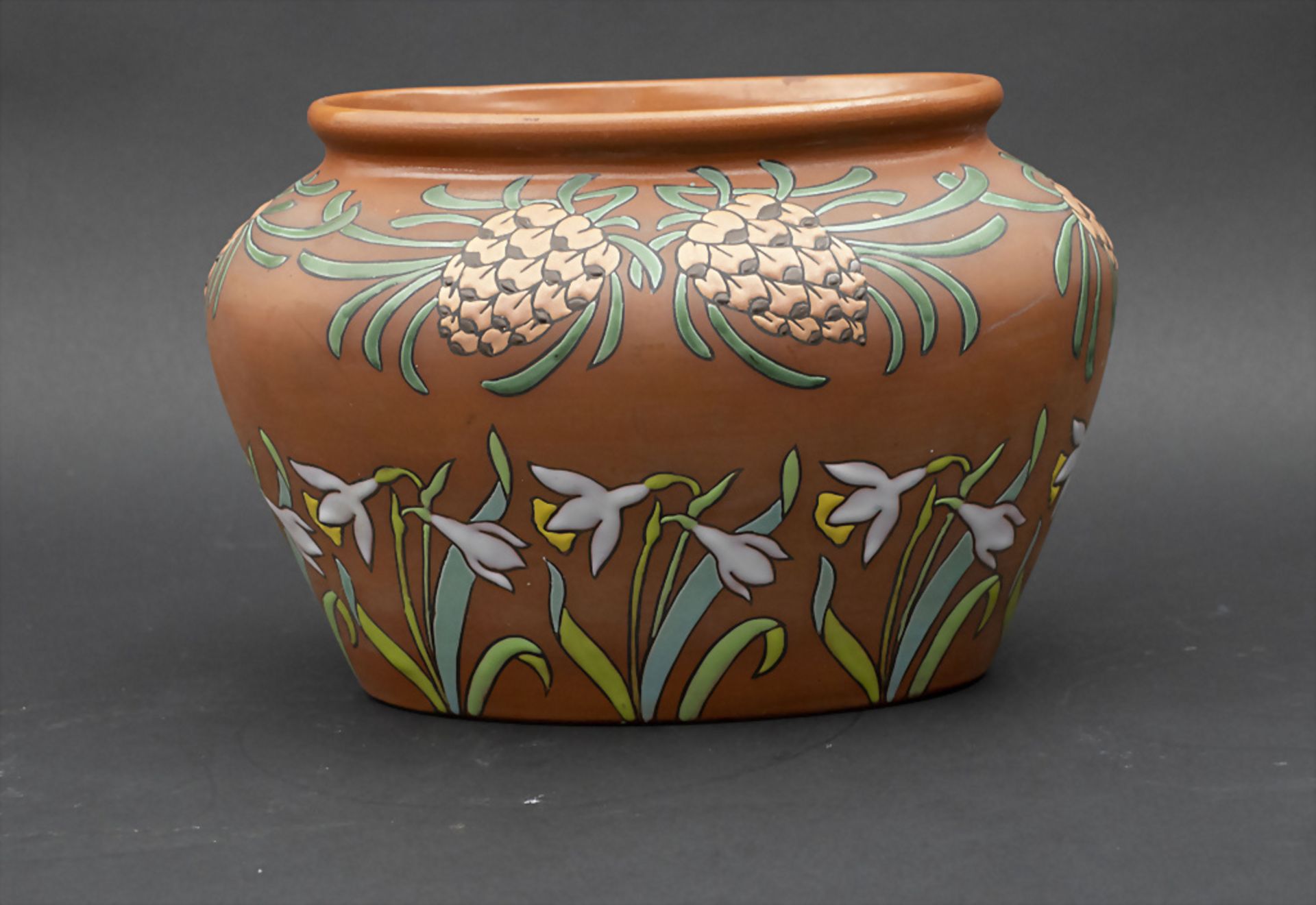 Jugendstil Cachepot mit floralem Dekor / An Art Deco flower pot, Frankreich, um 1900 - Bild 3 aus 7