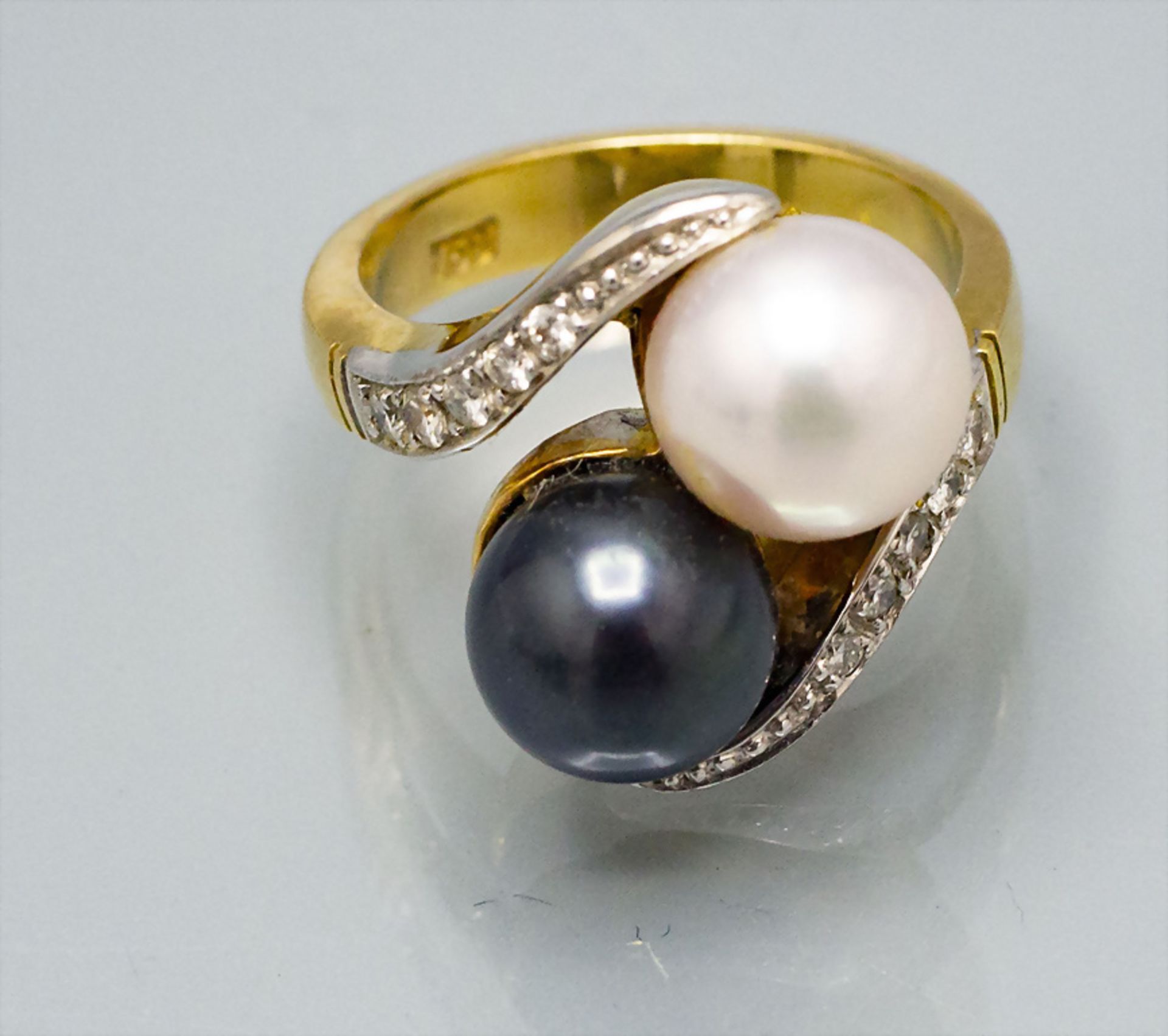 Damenring mit Perlen und Diamanten / A ladies 18 ct gold ring with diamonds and pearls