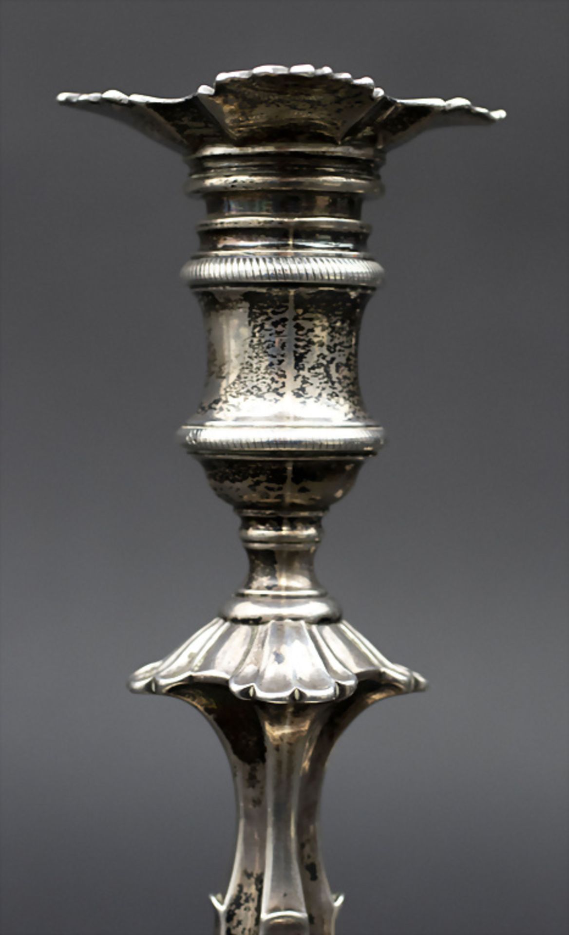 Paar Barock Kerzenleuchter / A pair of Baroque silver candlesticks, Edward Wakelin, London, 1758 - Bild 2 aus 15