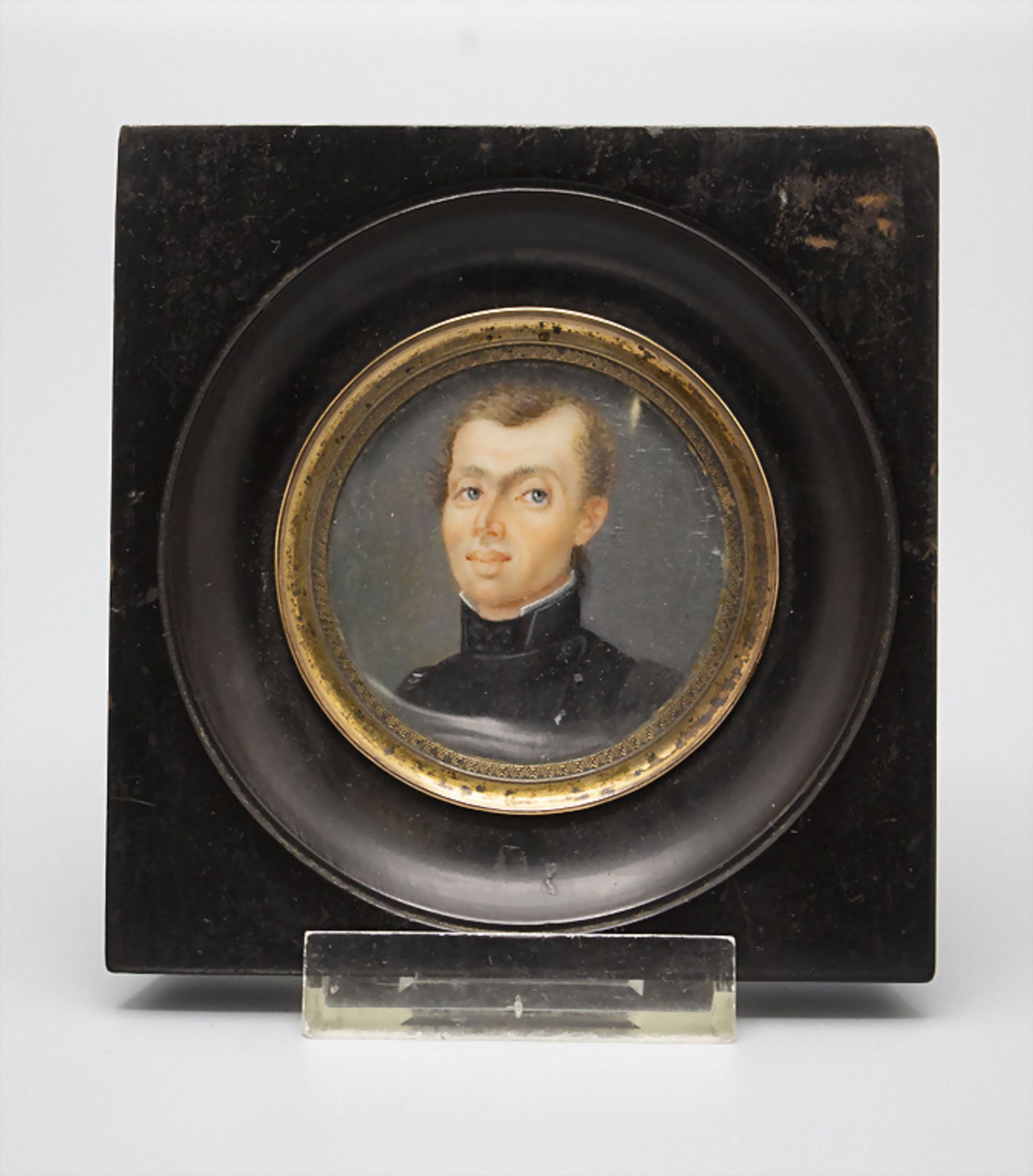 Miniatur Porträt eines jungen Herrn in Uniform / A miniature portrait of a young gentleman in ... - Image 2 of 3