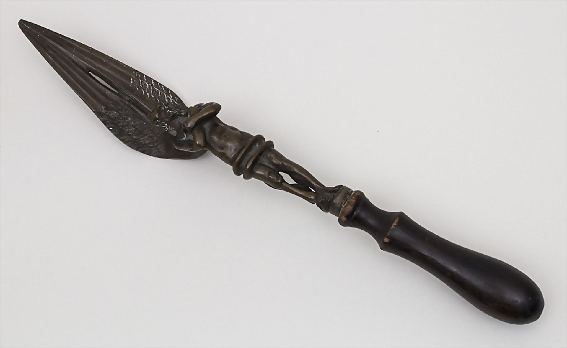 Bronze Brieföffner mit Teufels-Skulptur / A bronze letter opener with the sculpture of a devil ...