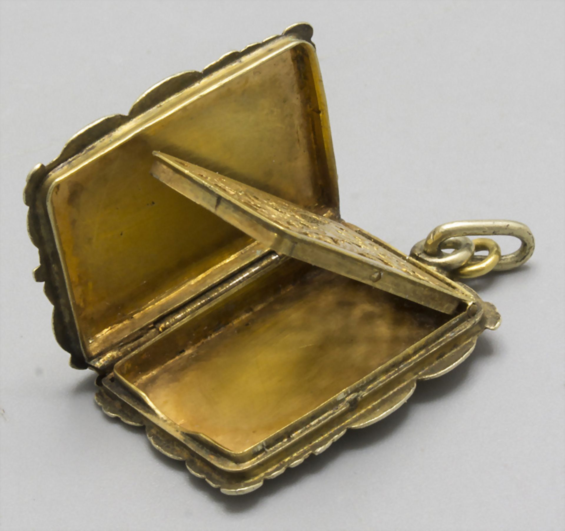 Riechsalzdose als Anhänger / A silver vinaigrette pendant with a bird, Frankreich, 19. Jh. - Image 4 of 4